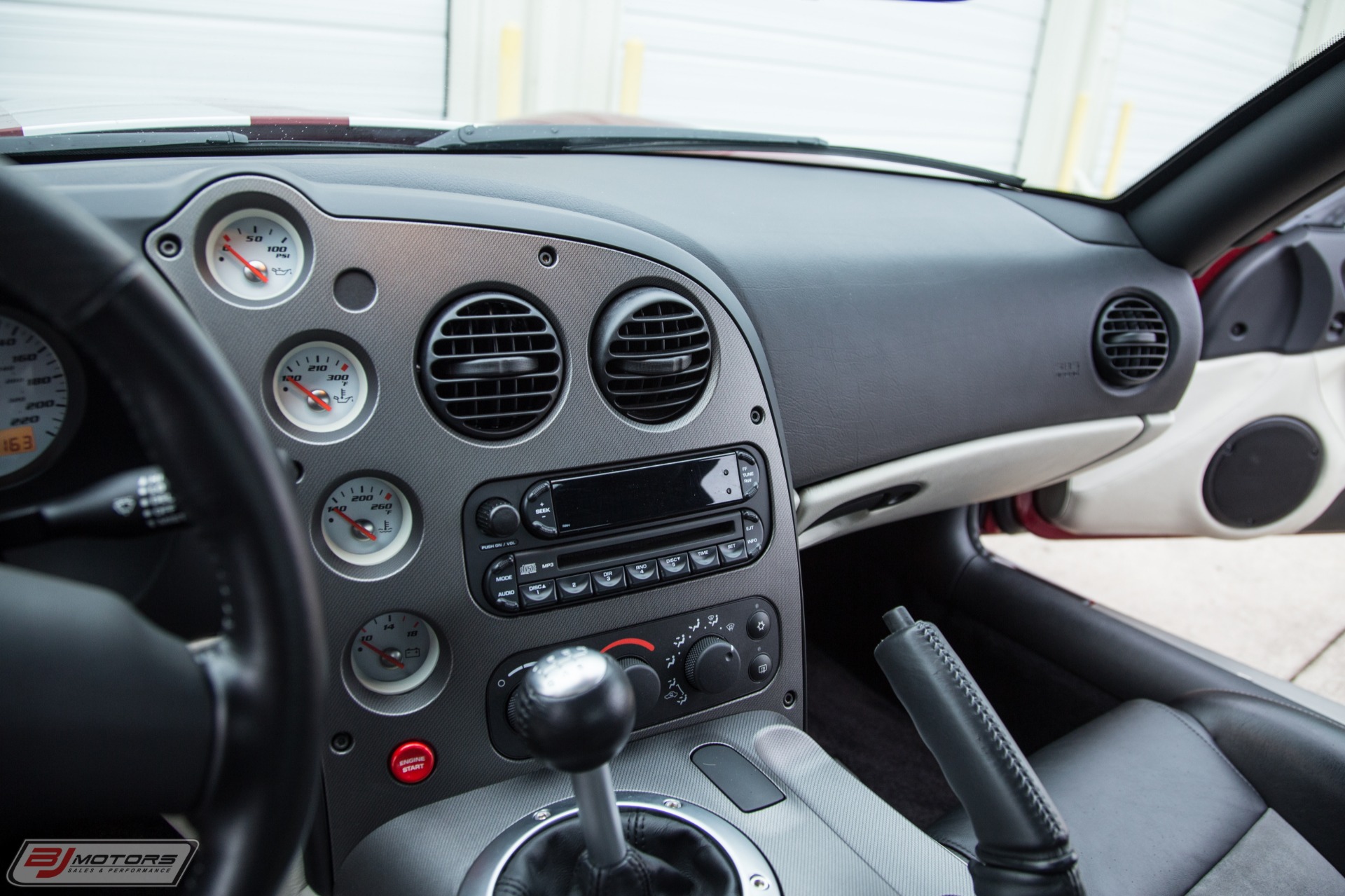 Used-2008-Dodge-Viper-SRT-10