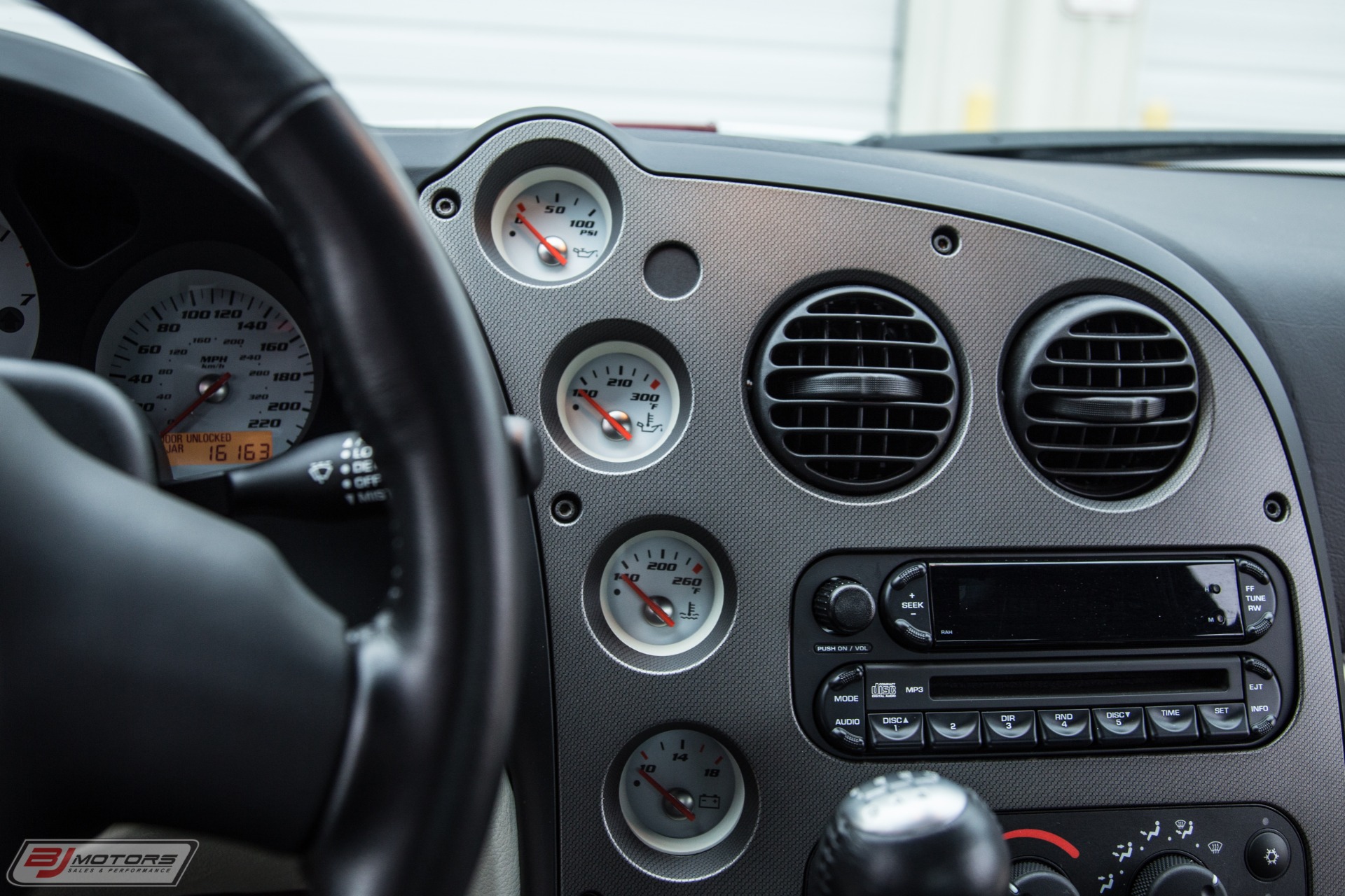 Used-2008-Dodge-Viper-SRT-10