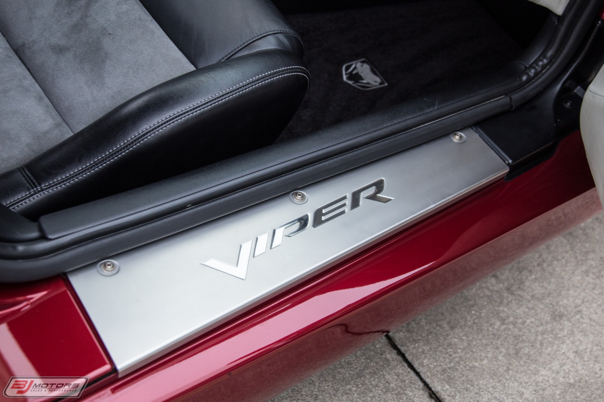 Used-2008-Dodge-Viper-SRT-10