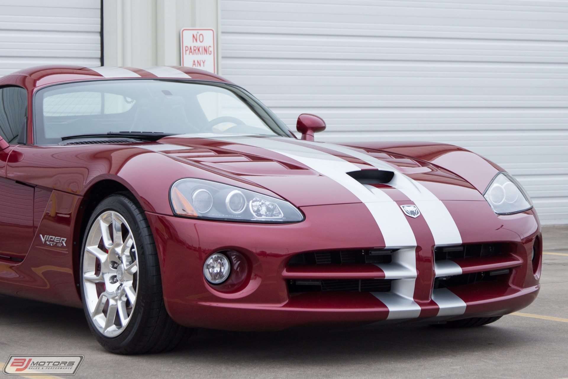 Used-2008-Dodge-Viper-SRT-10