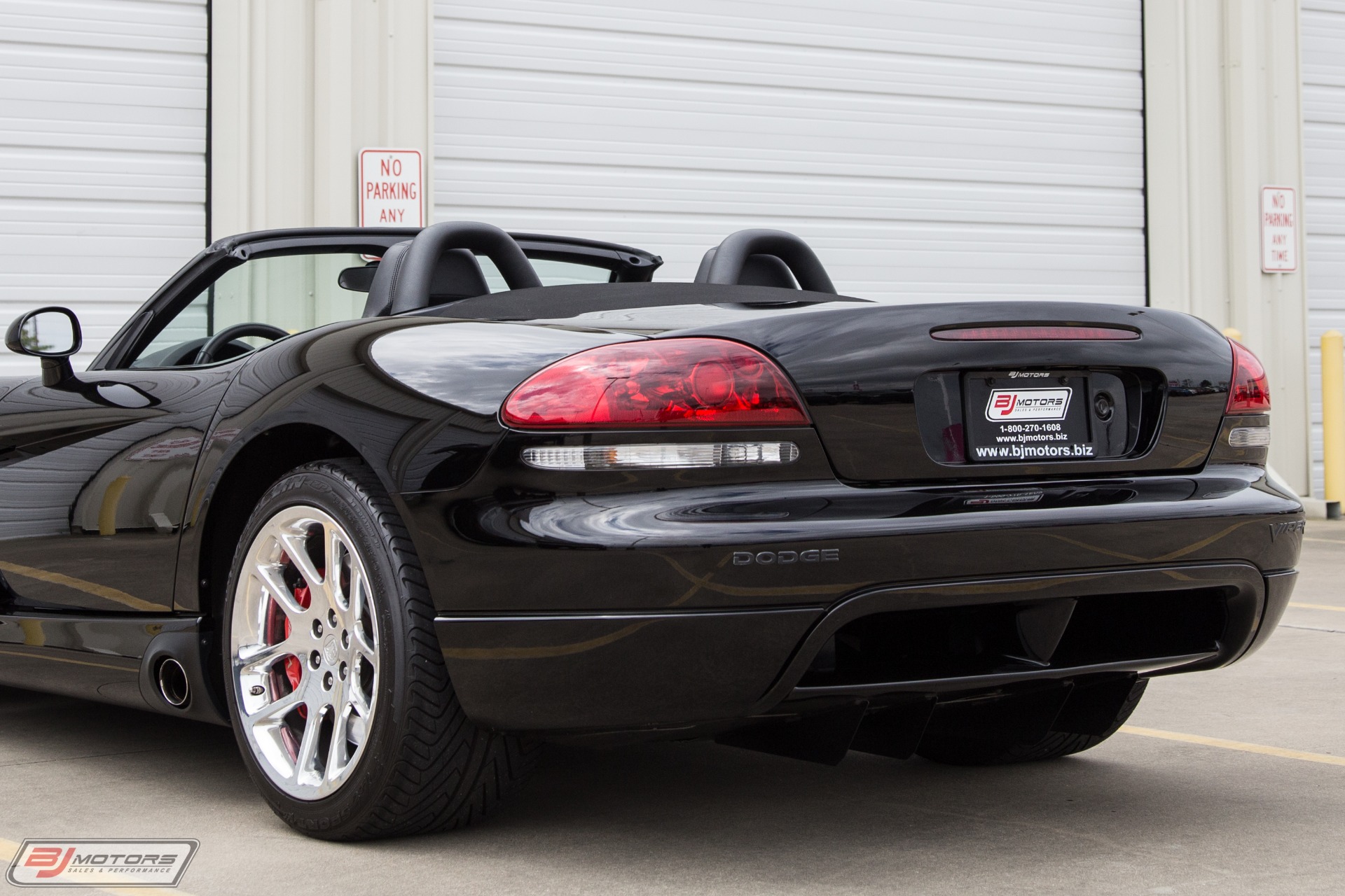 Used-2003-Dodge-Viper-SRT-10