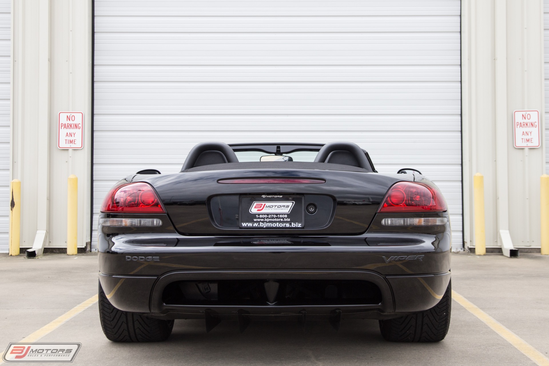 Used-2003-Dodge-Viper-SRT-10