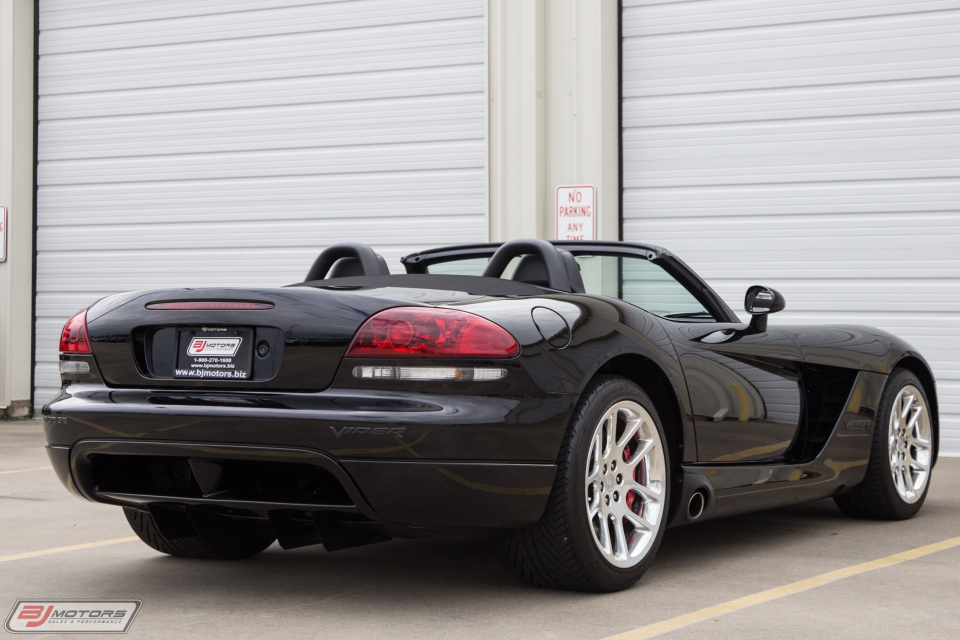 Used-2003-Dodge-Viper-SRT-10