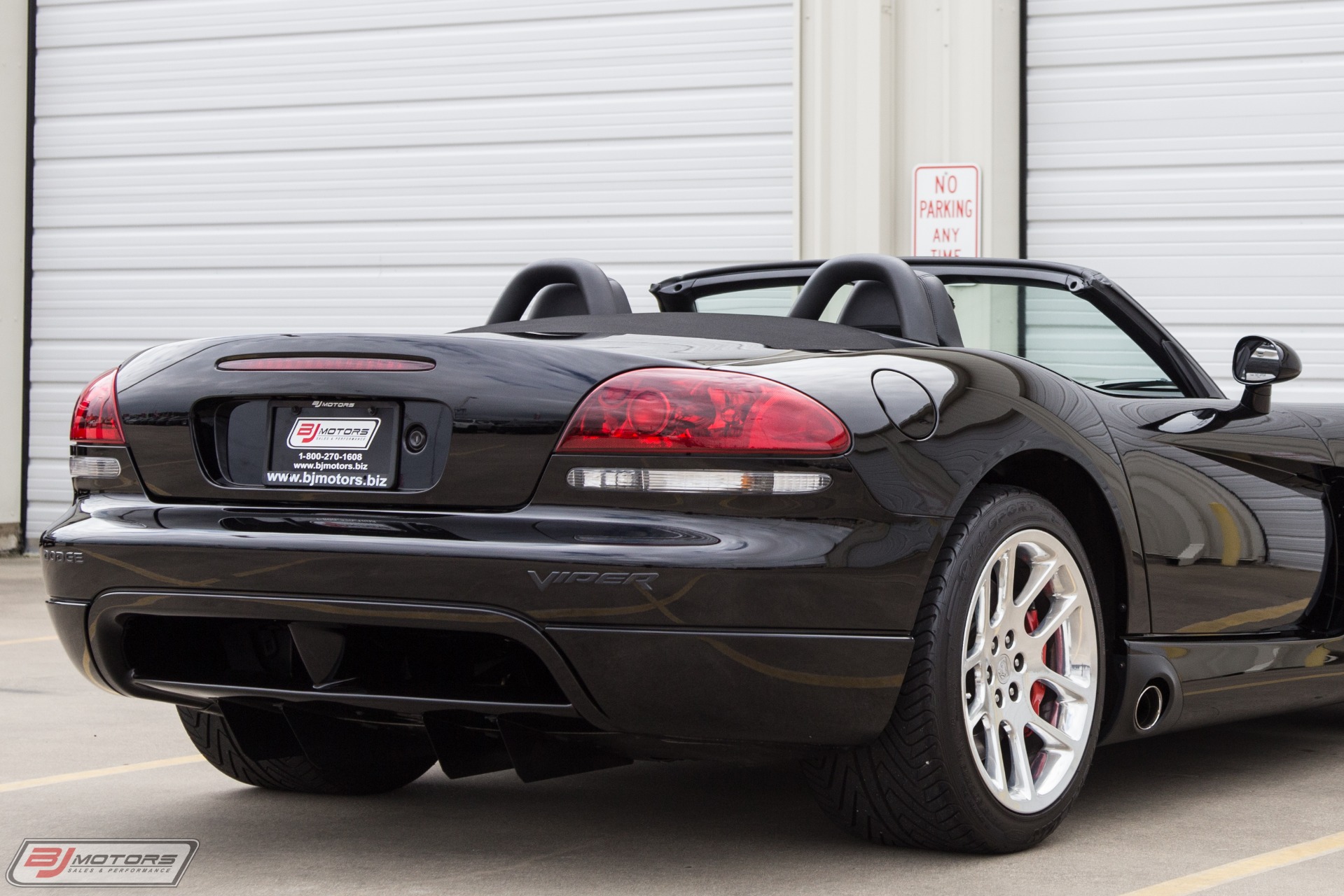 Used-2003-Dodge-Viper-SRT-10