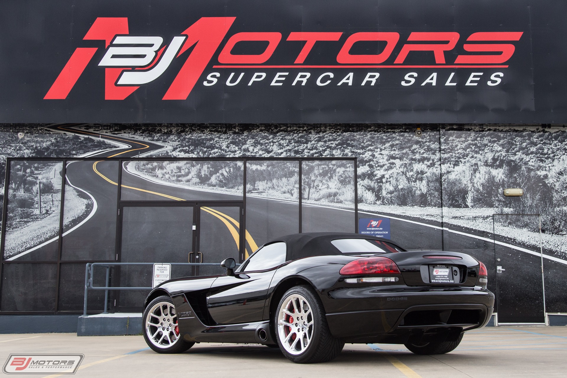 Used-2003-Dodge-Viper-SRT-10