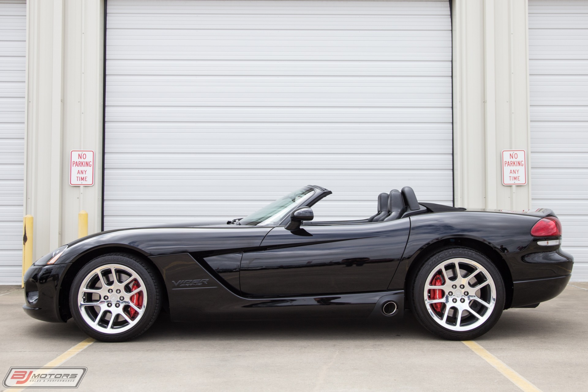 Used-2003-Dodge-Viper-SRT-10