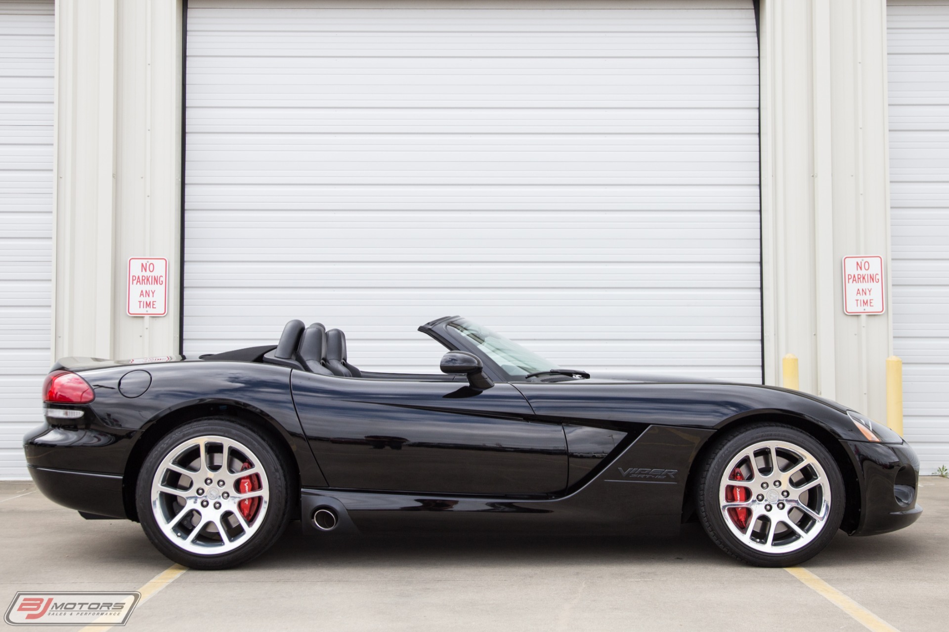 Used-2003-Dodge-Viper-SRT-10