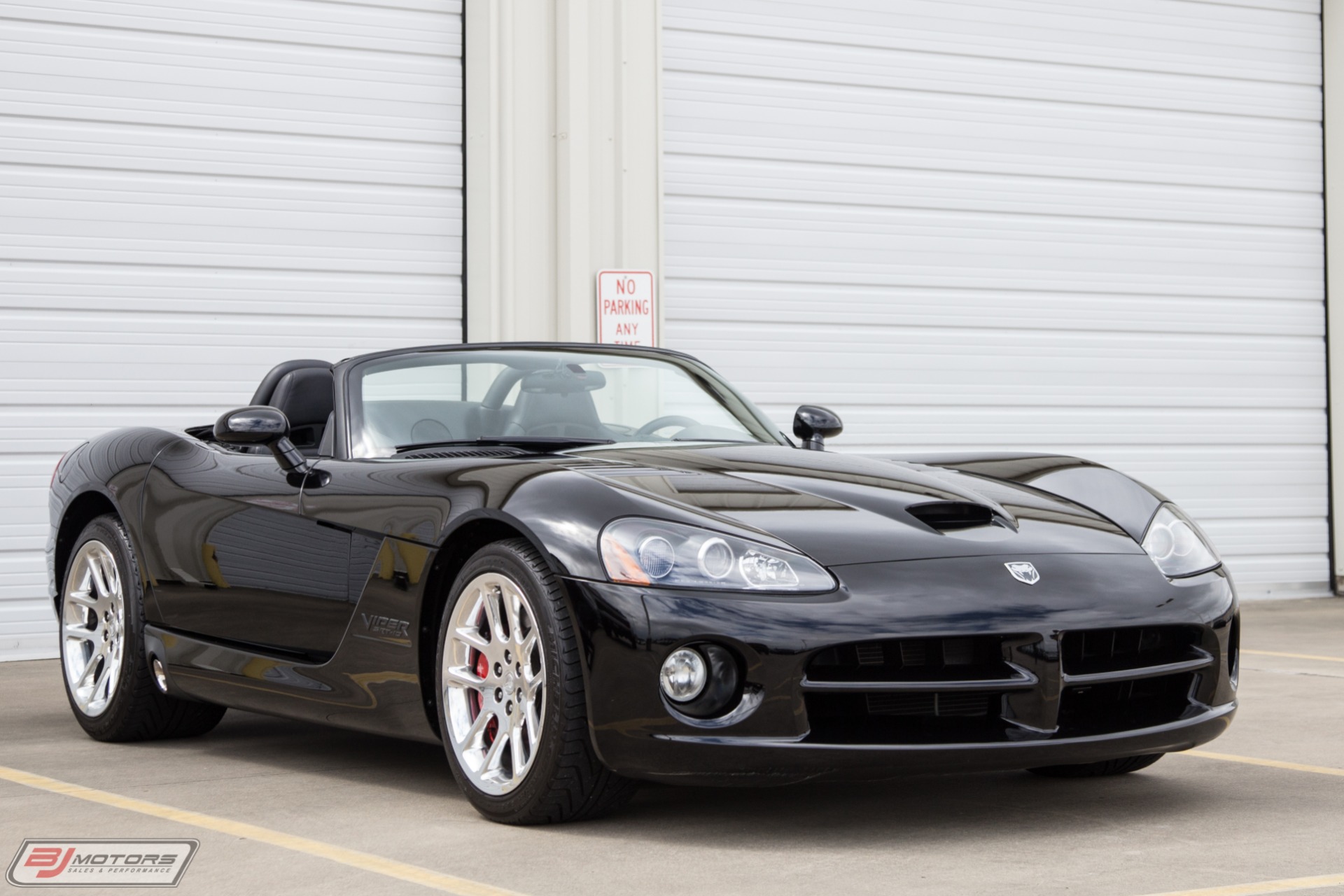 Used-2003-Dodge-Viper-SRT-10