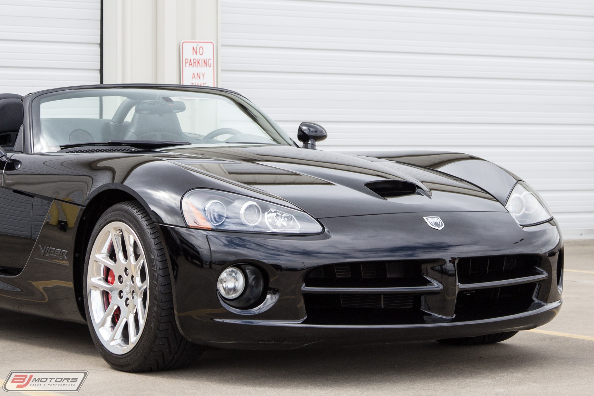 Used-2003-Dodge-Viper-SRT-10