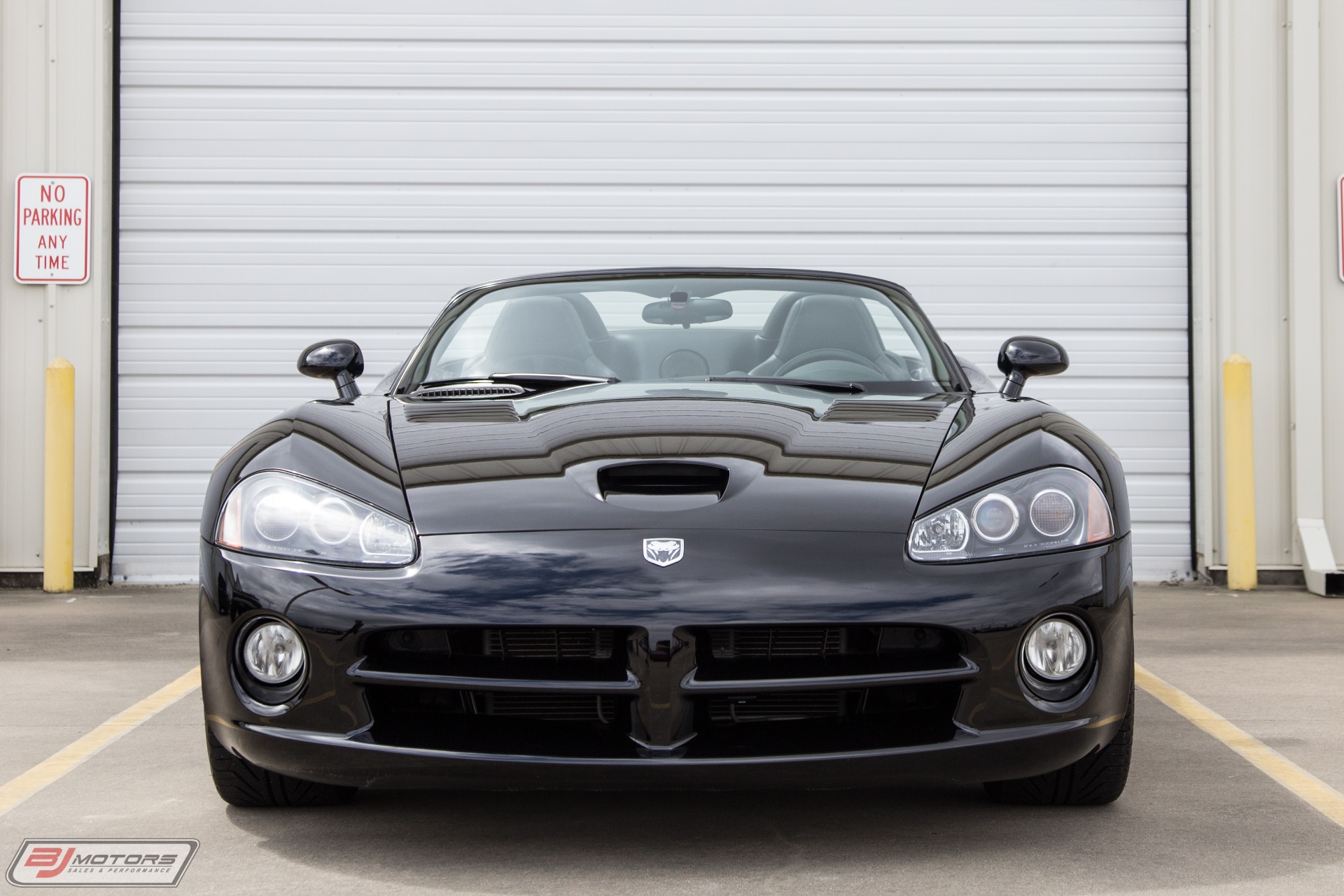 Used-2003-Dodge-Viper-SRT-10