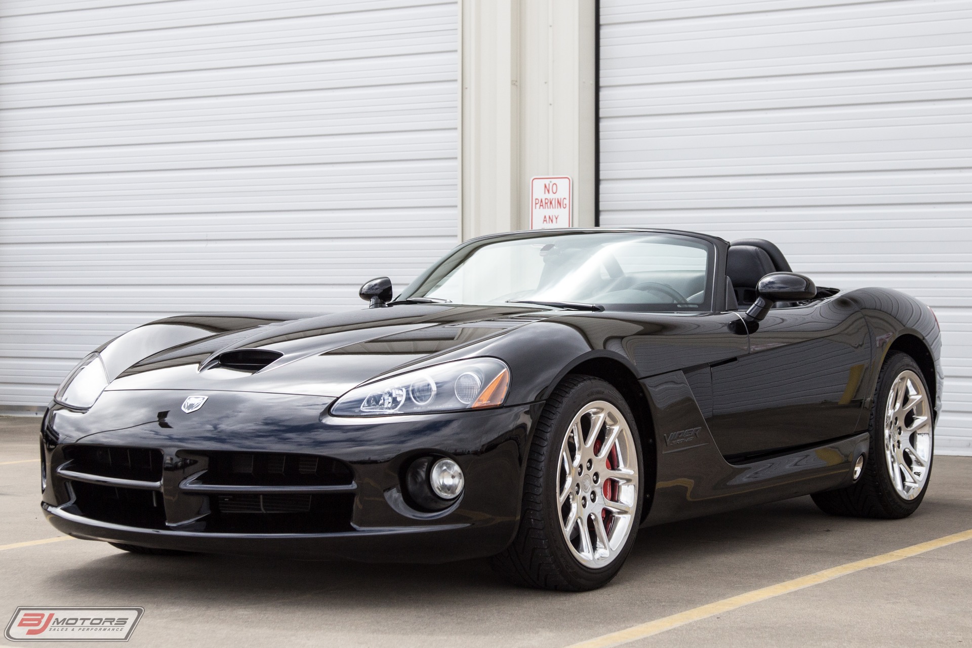 Used-2003-Dodge-Viper-SRT-10