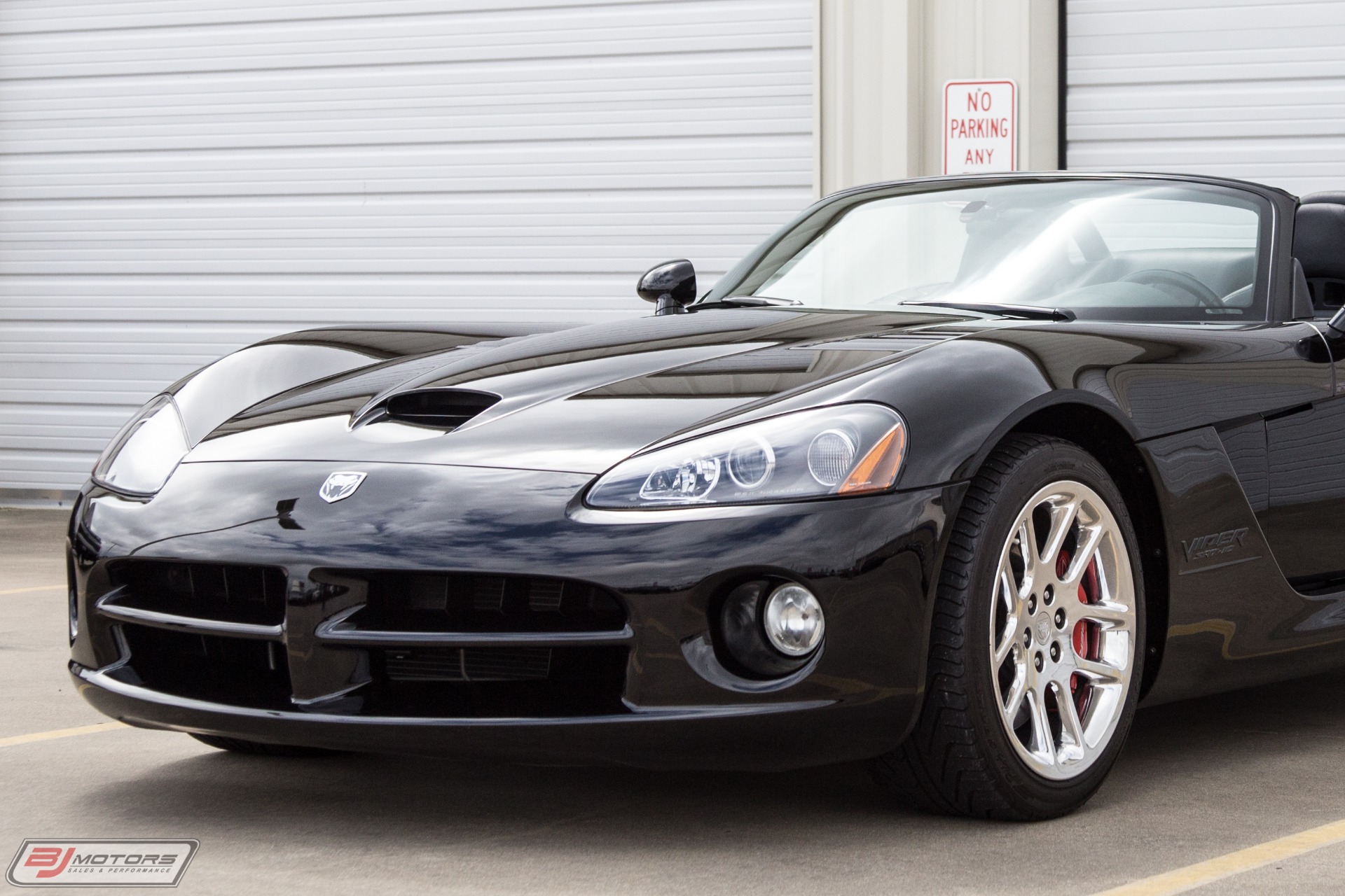 Used-2003-Dodge-Viper-SRT-10