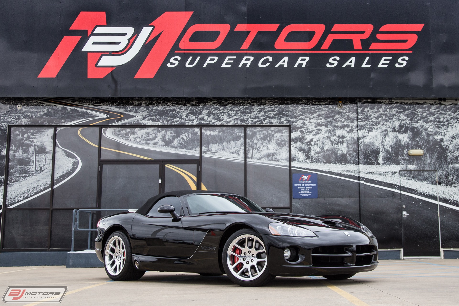 Used-2003-Dodge-Viper-SRT-10