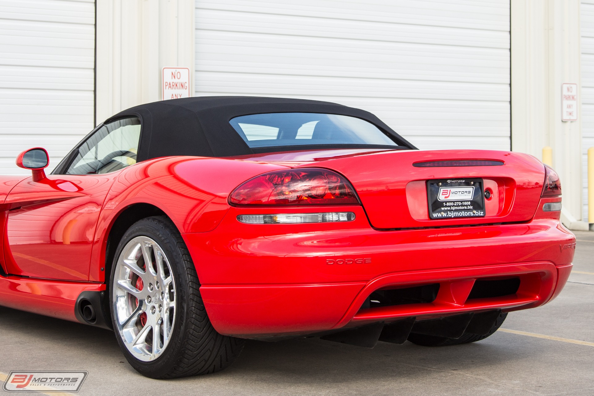 Used-2006-Dodge-Viper-SRT-10