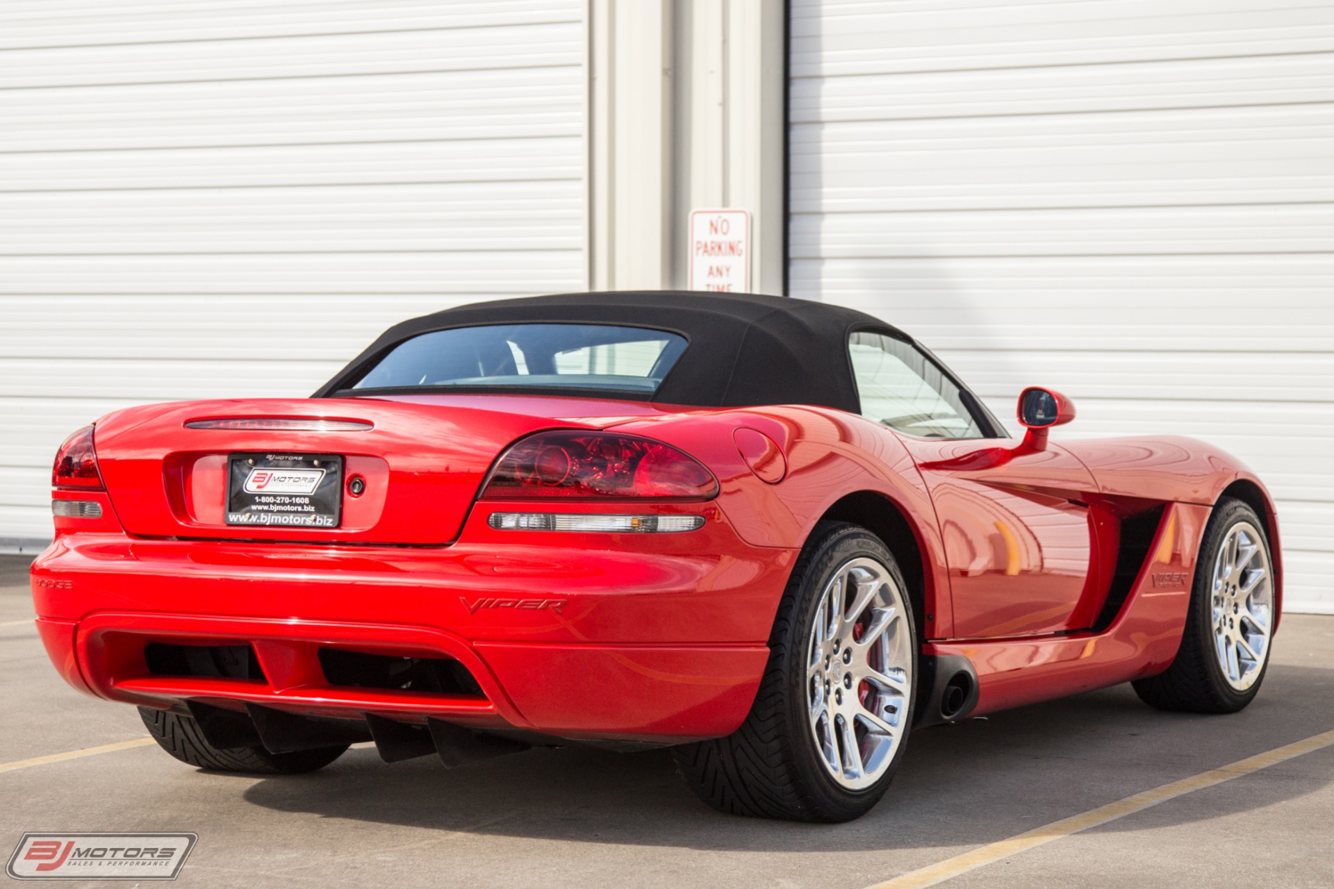 Used-2006-Dodge-Viper-SRT-10