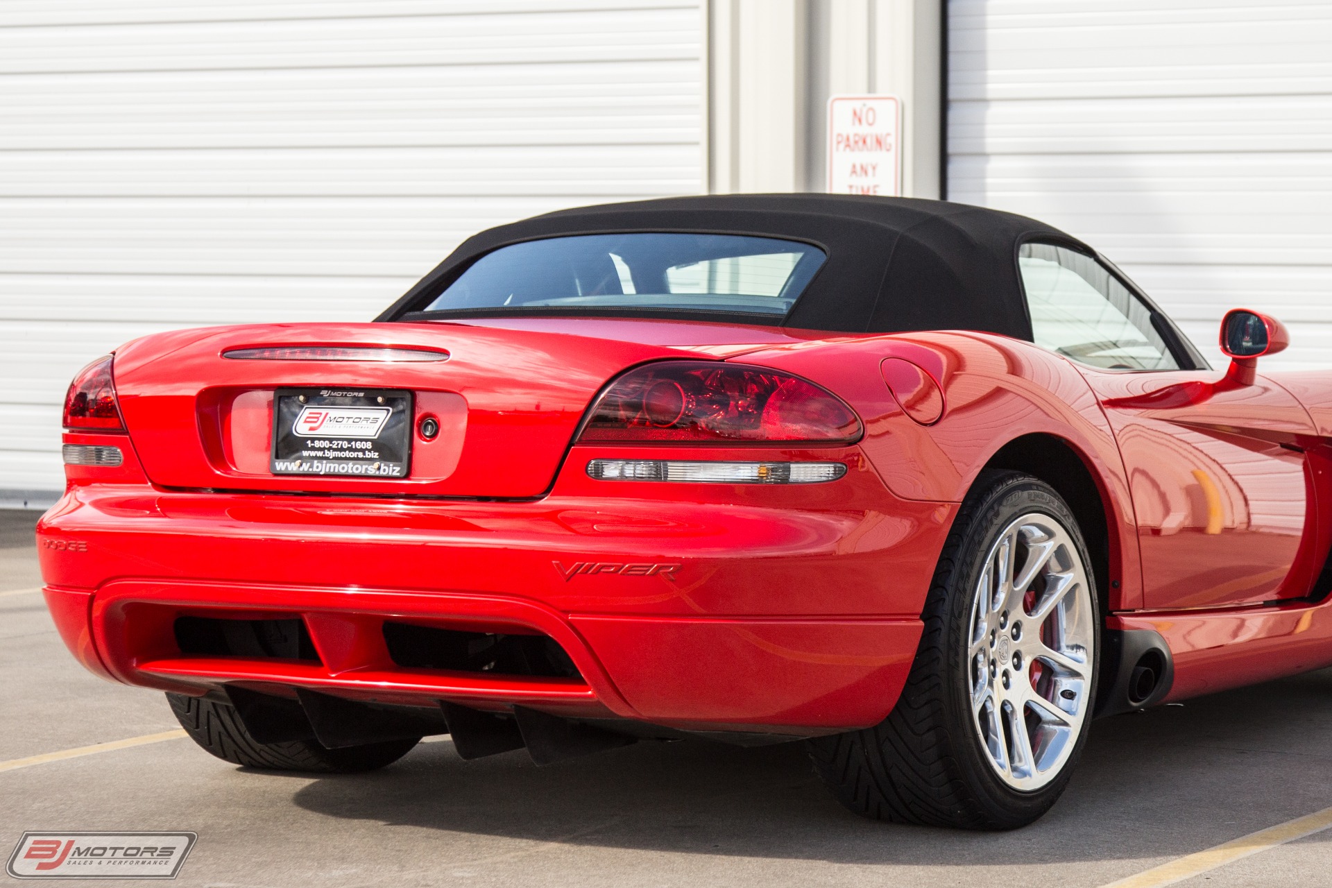 Used-2006-Dodge-Viper-SRT-10