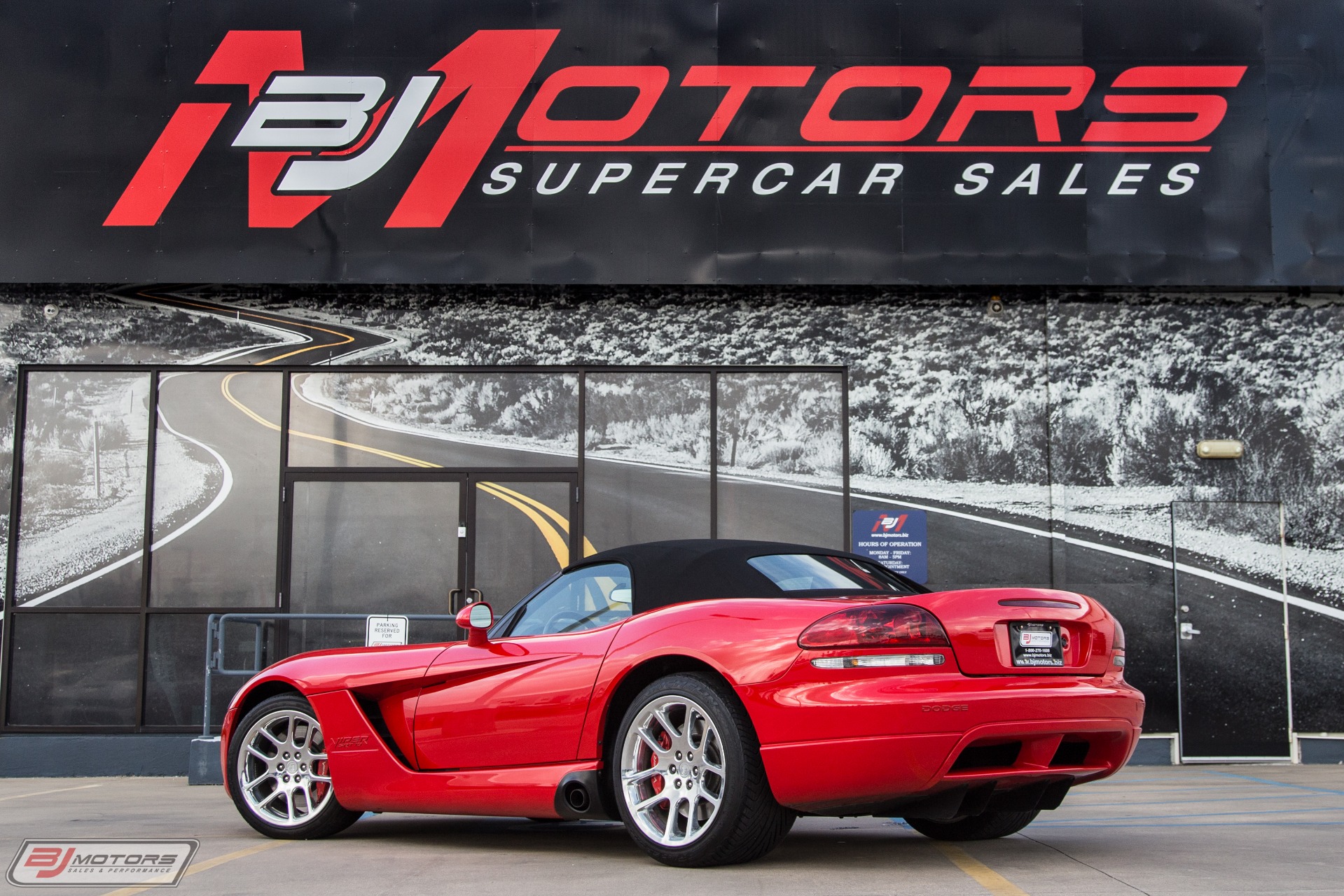 Used-2006-Dodge-Viper-SRT-10