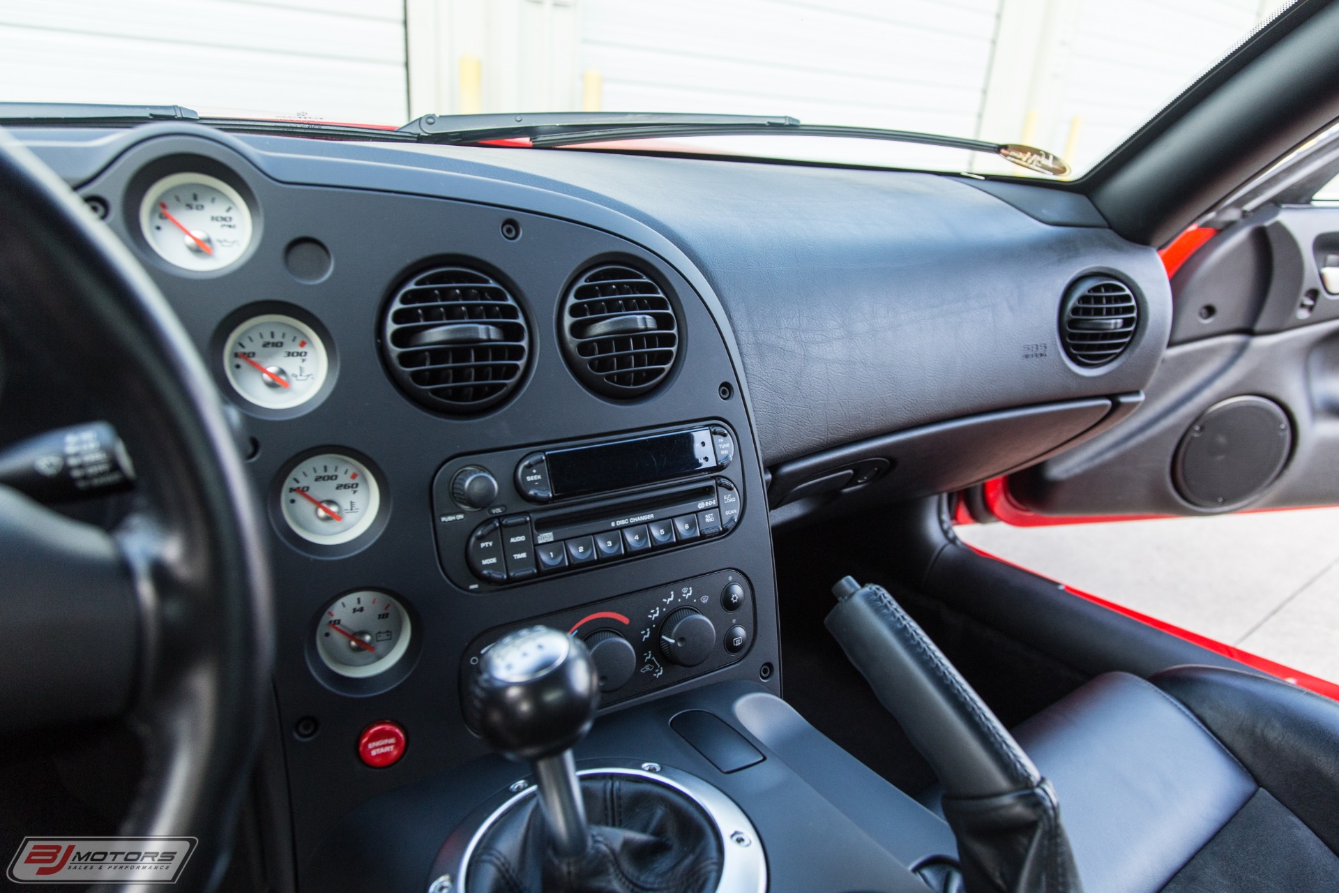 Used-2006-Dodge-Viper-SRT-10