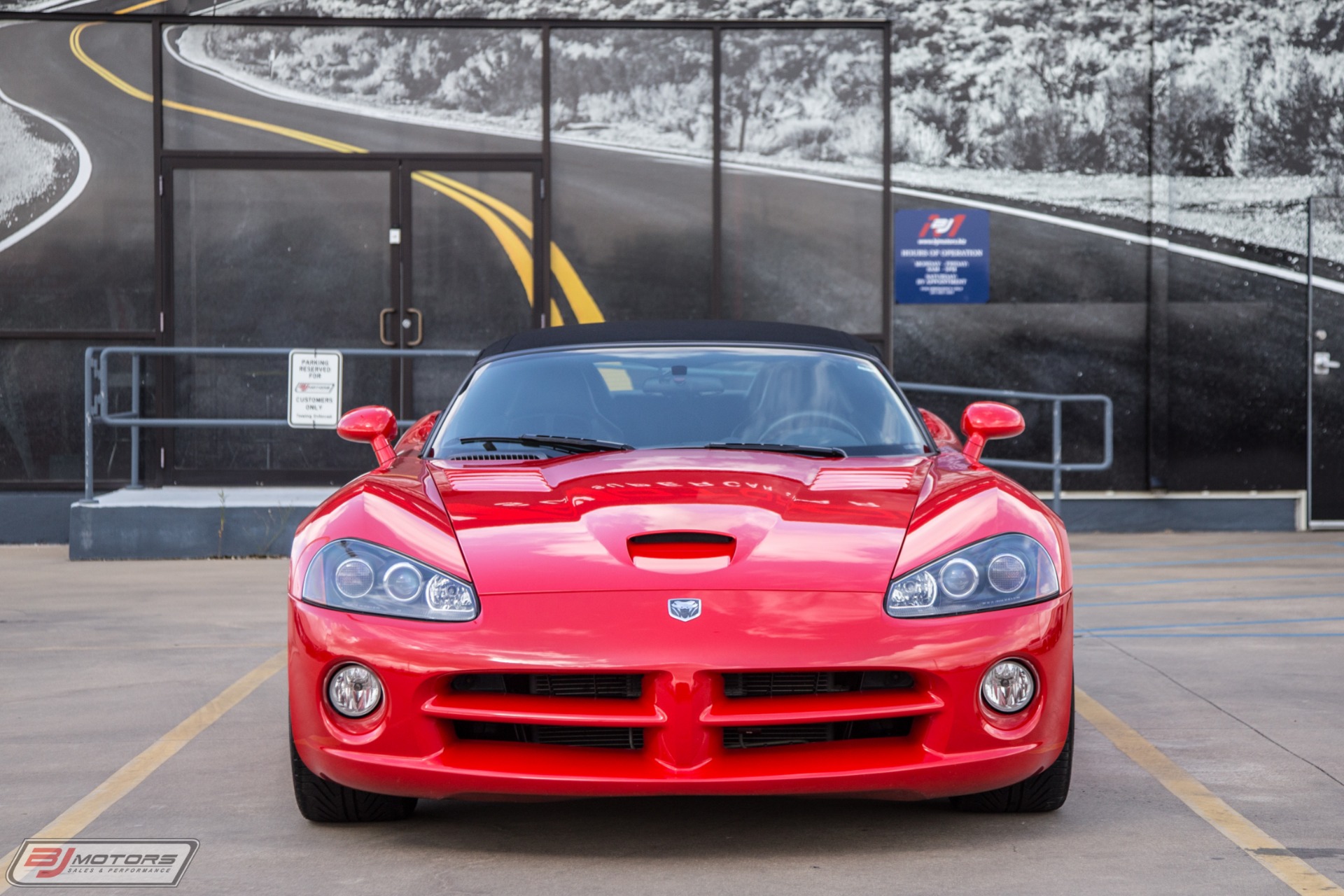 Used-2006-Dodge-Viper-SRT-10