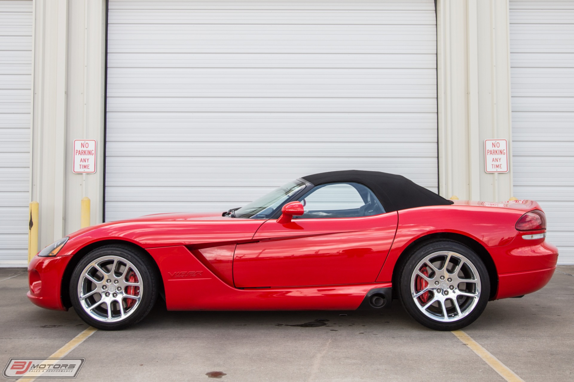 Used-2006-Dodge-Viper-SRT-10