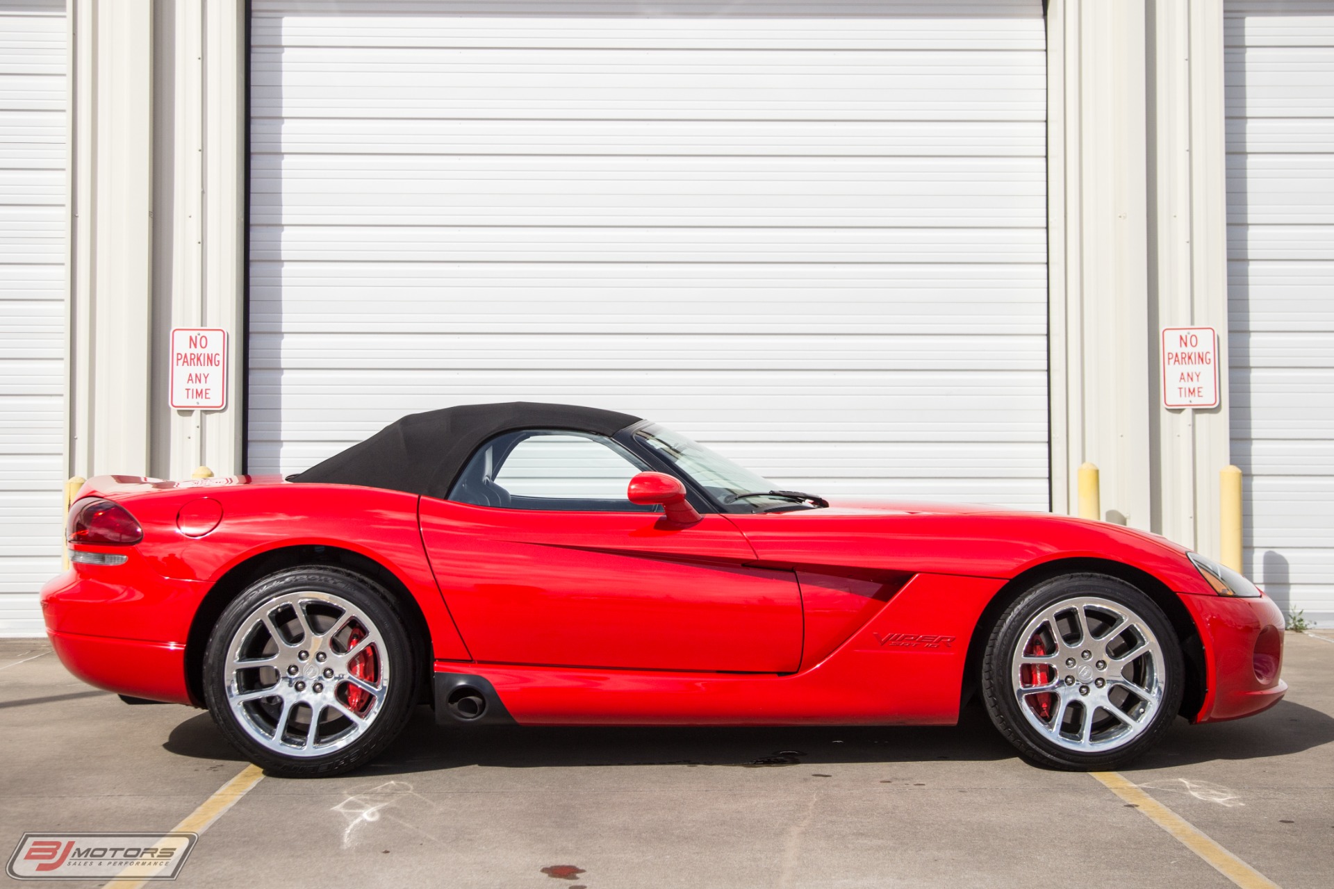 Used-2006-Dodge-Viper-SRT-10