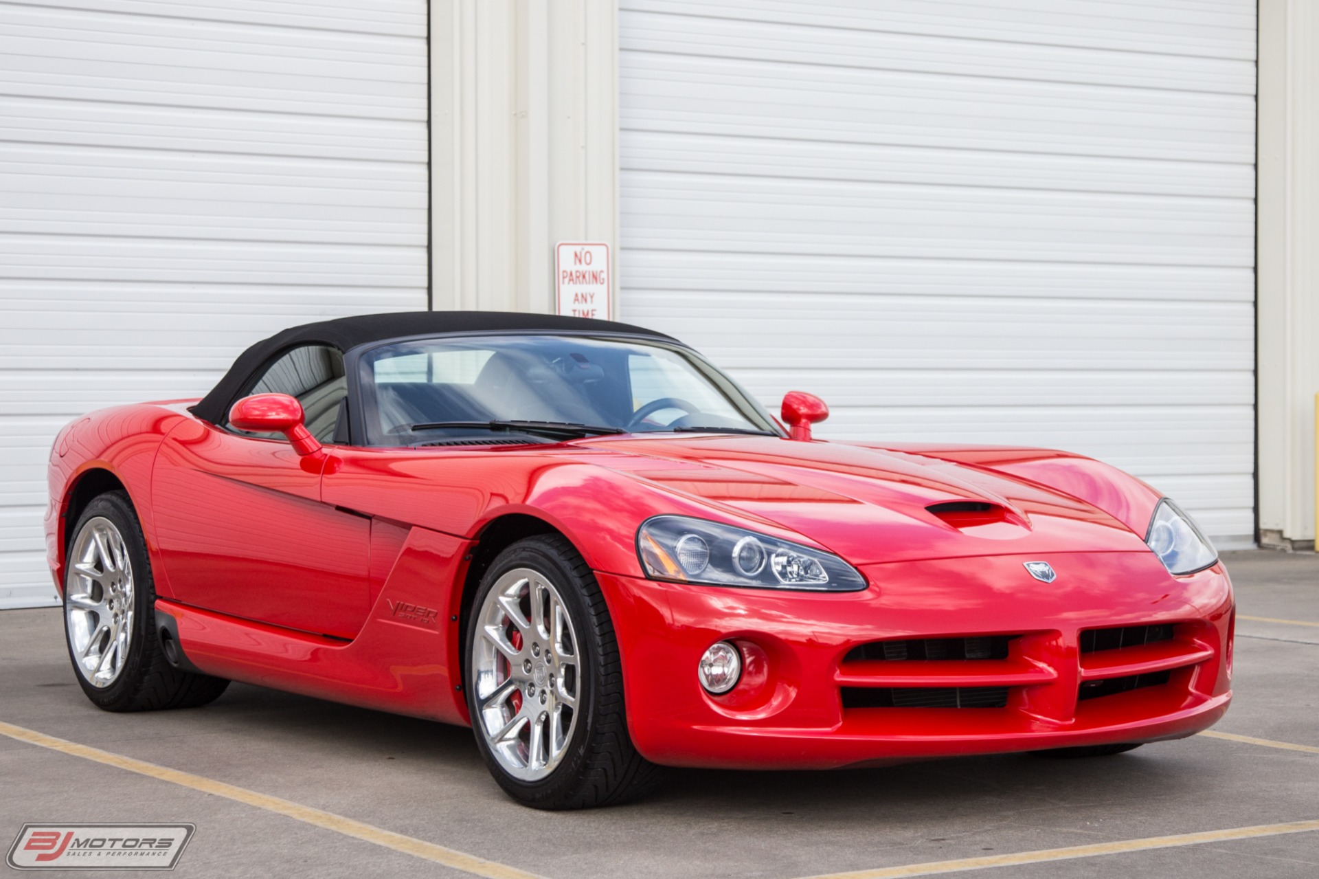 Used-2006-Dodge-Viper-SRT-10