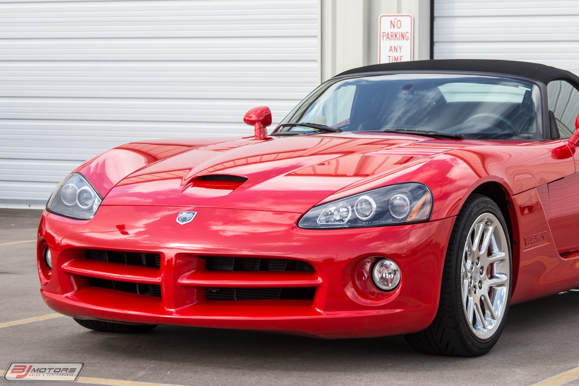 Used-2006-Dodge-Viper-SRT-10