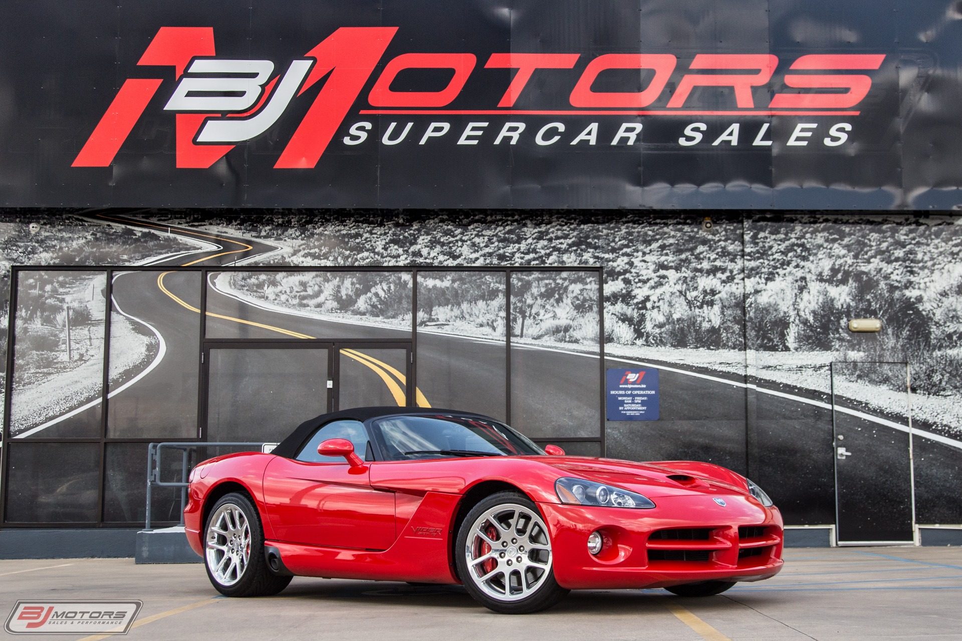 Used-2006-Dodge-Viper-SRT-10