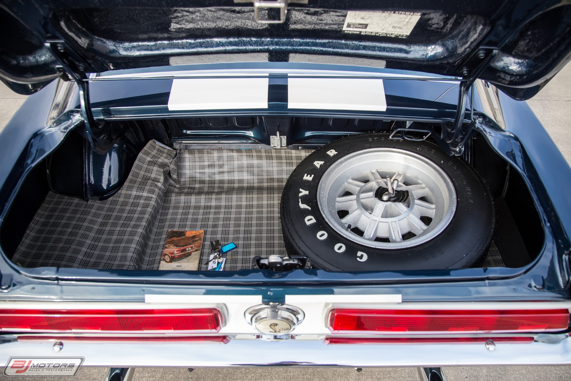 Used-1967-Ford-Mustang-Shelby-GT500