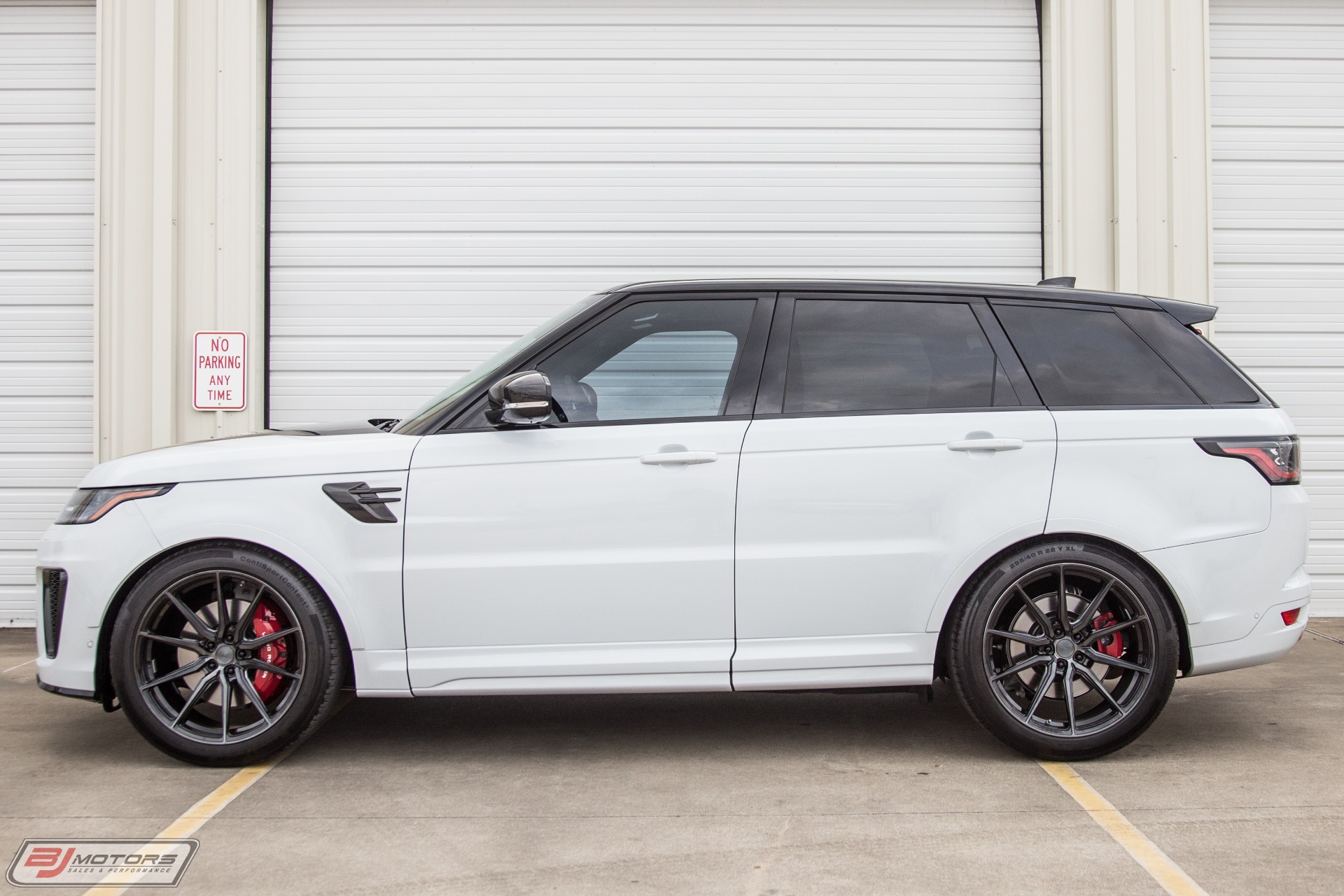 Used-2018-Land-Rover-Range-Rover-Sport-SVR