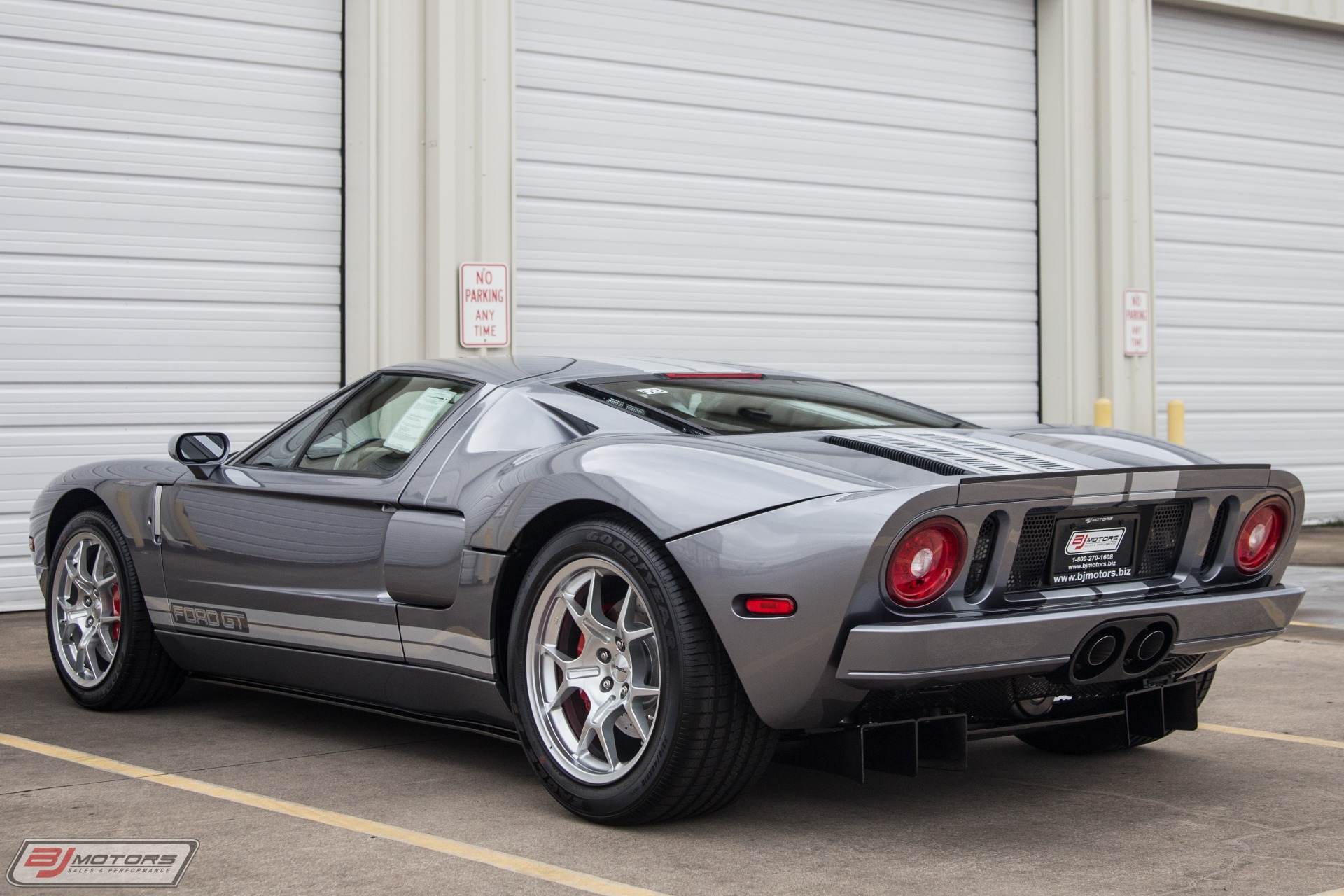 Used-2006-Ford-GT-Tungsten-with-Silver-Stripes