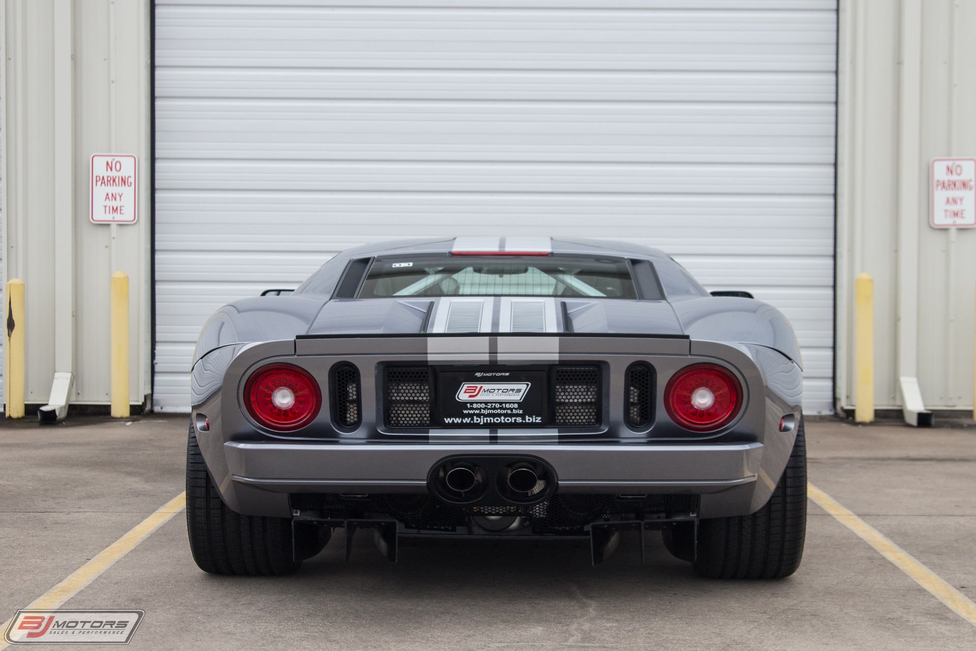 Used-2006-Ford-GT-Tungsten-with-Silver-Stripes