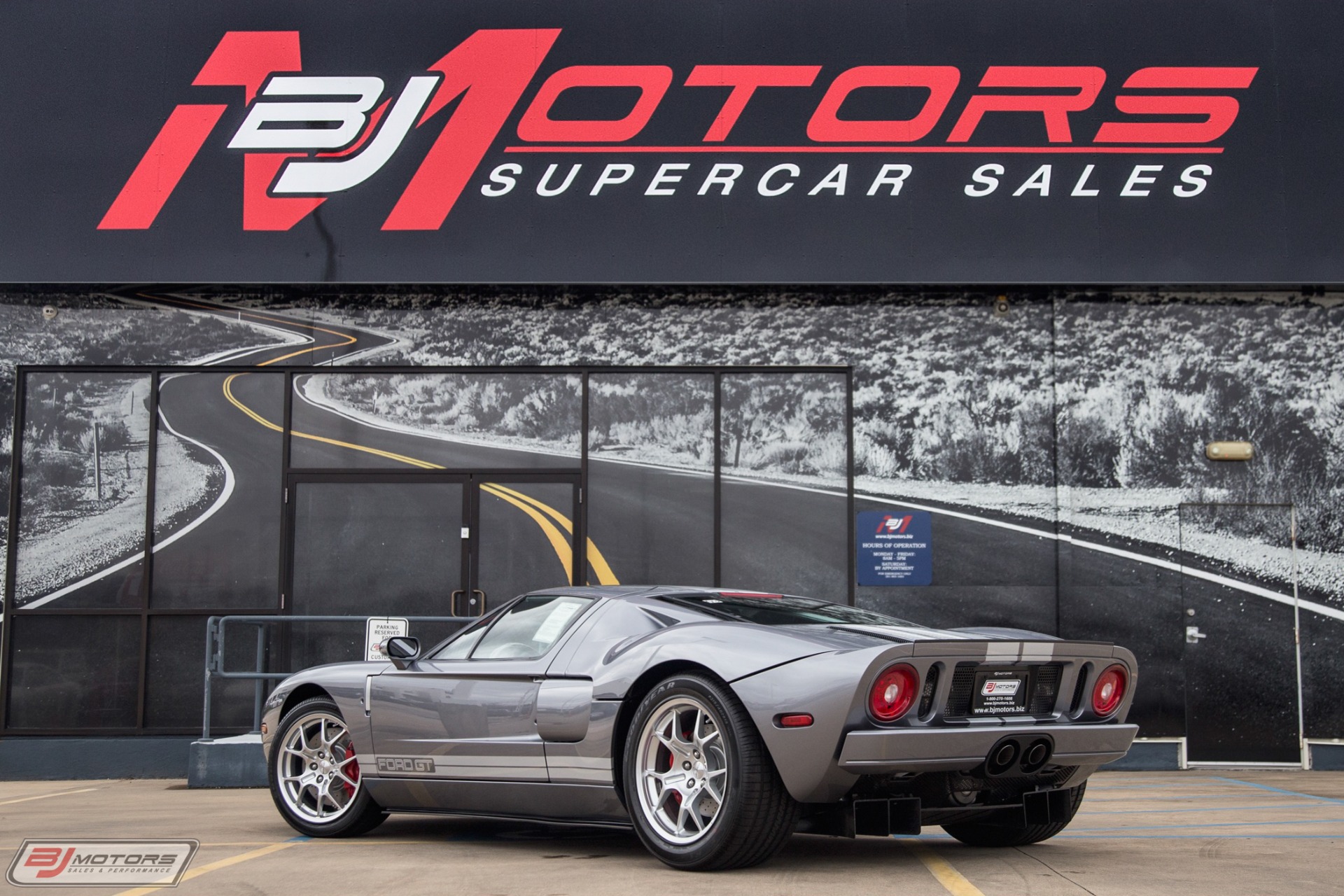 Used-2006-Ford-GT-Tungsten-with-Silver-Stripes