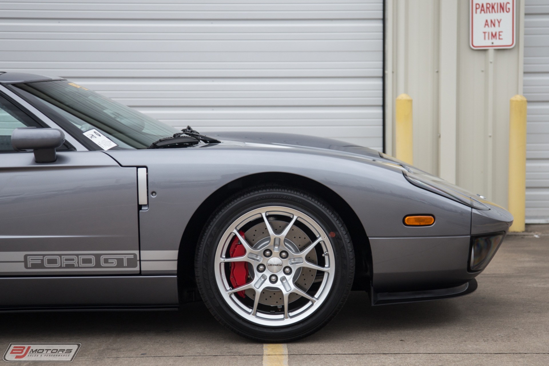 Used-2006-Ford-GT-Tungsten-with-Silver-Stripes