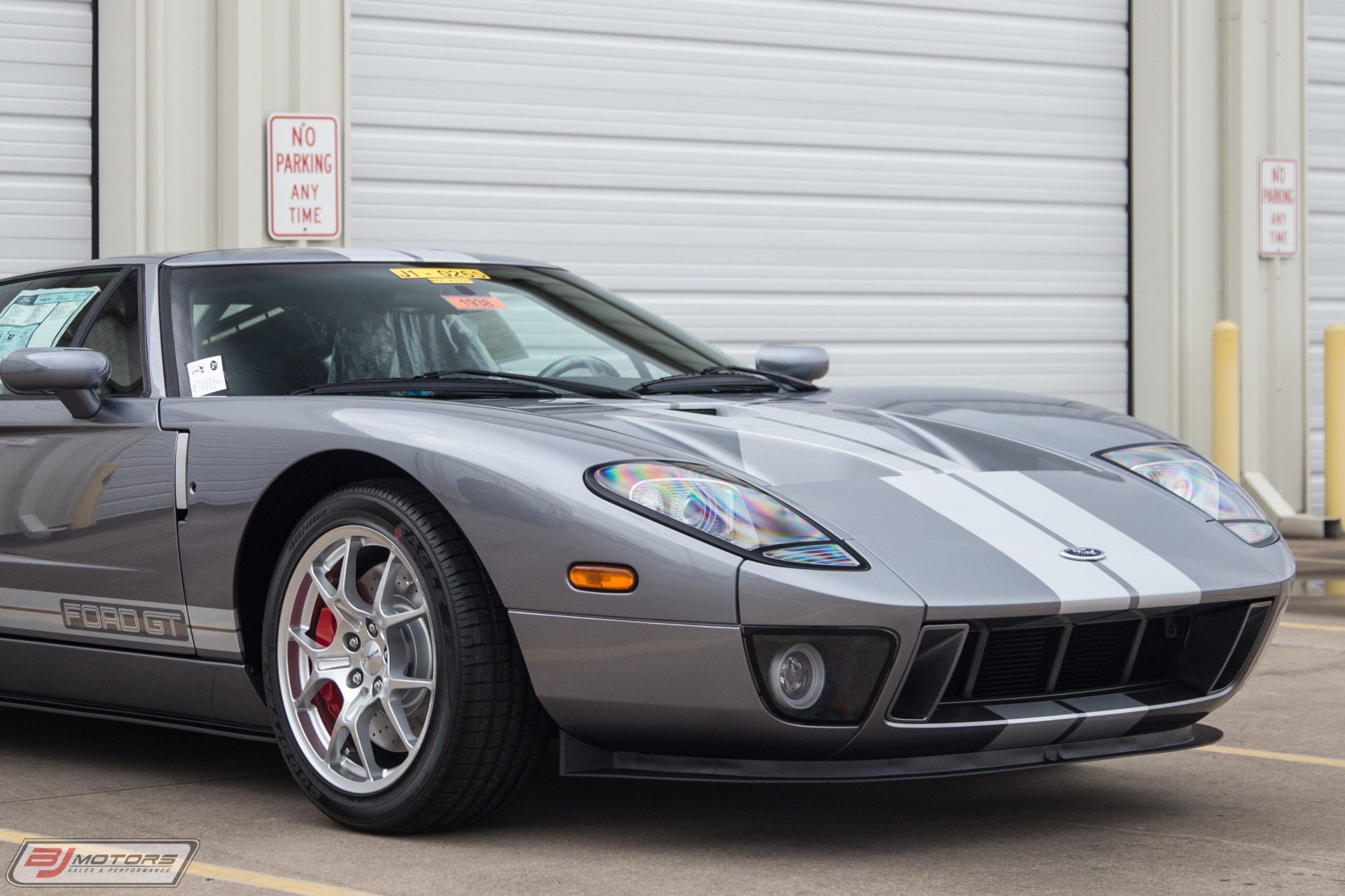 Used-2006-Ford-GT-Tungsten-with-Silver-Stripes