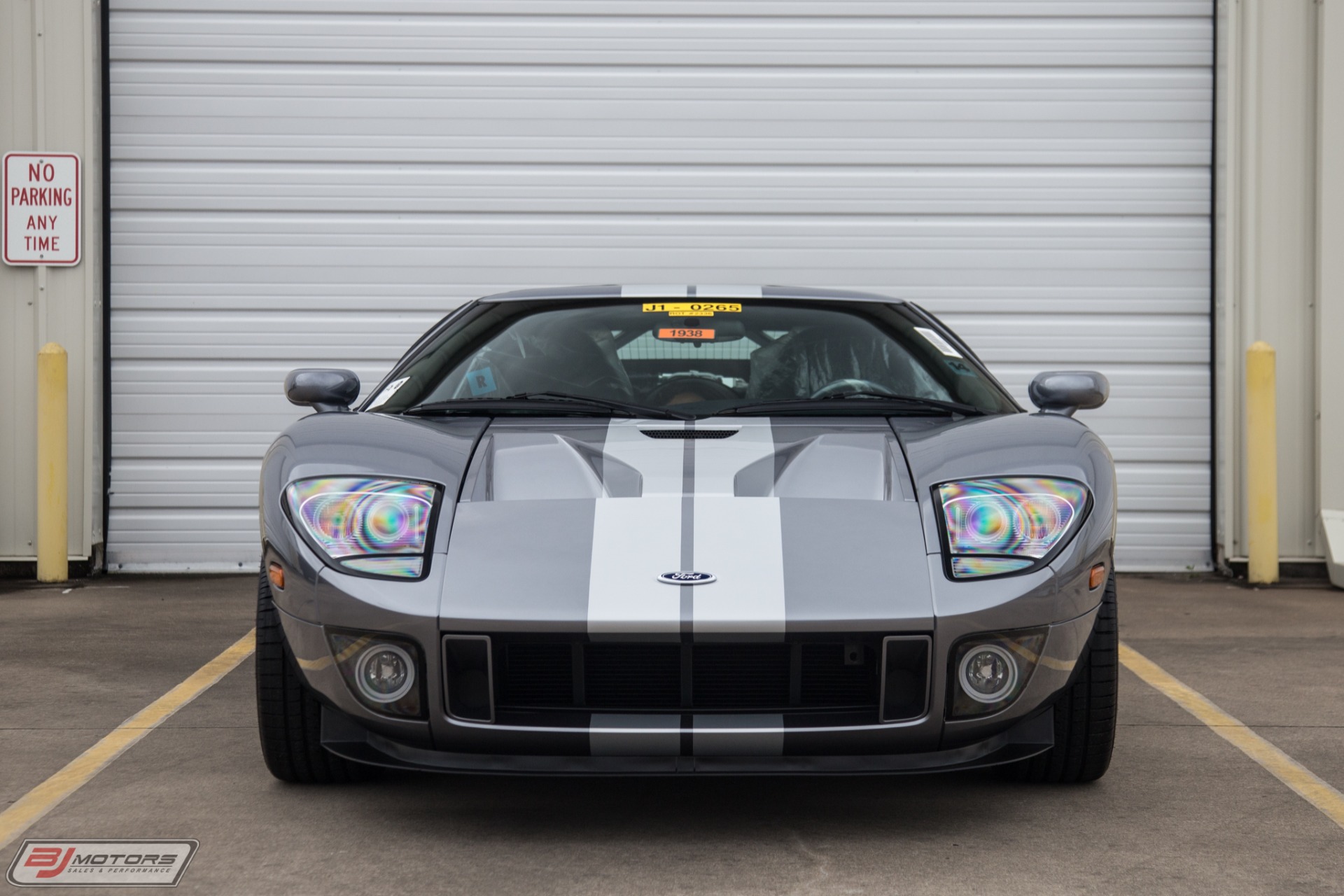 Used-2006-Ford-GT-Tungsten-with-Silver-Stripes