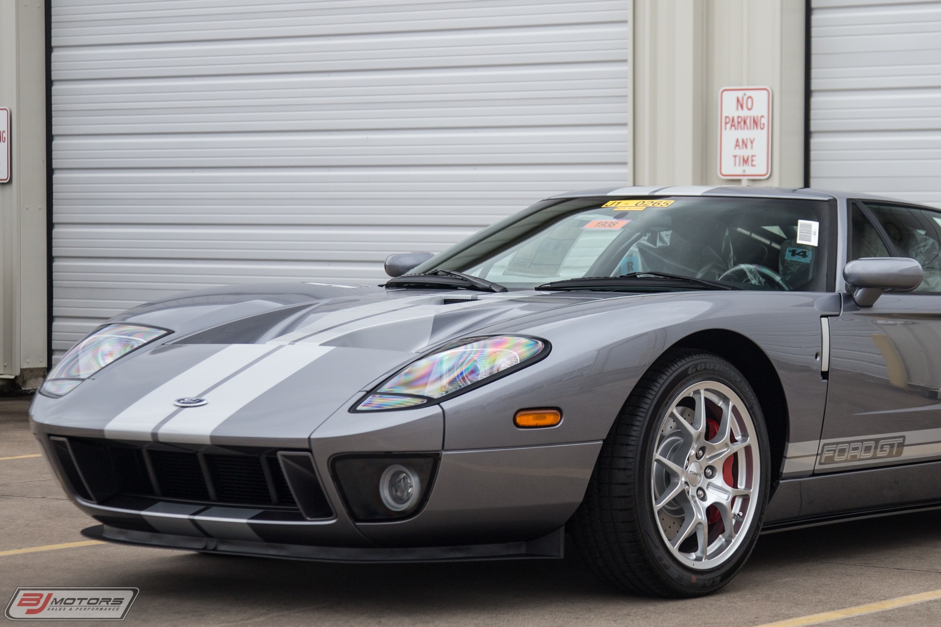 Used-2006-Ford-GT-Tungsten-with-Silver-Stripes