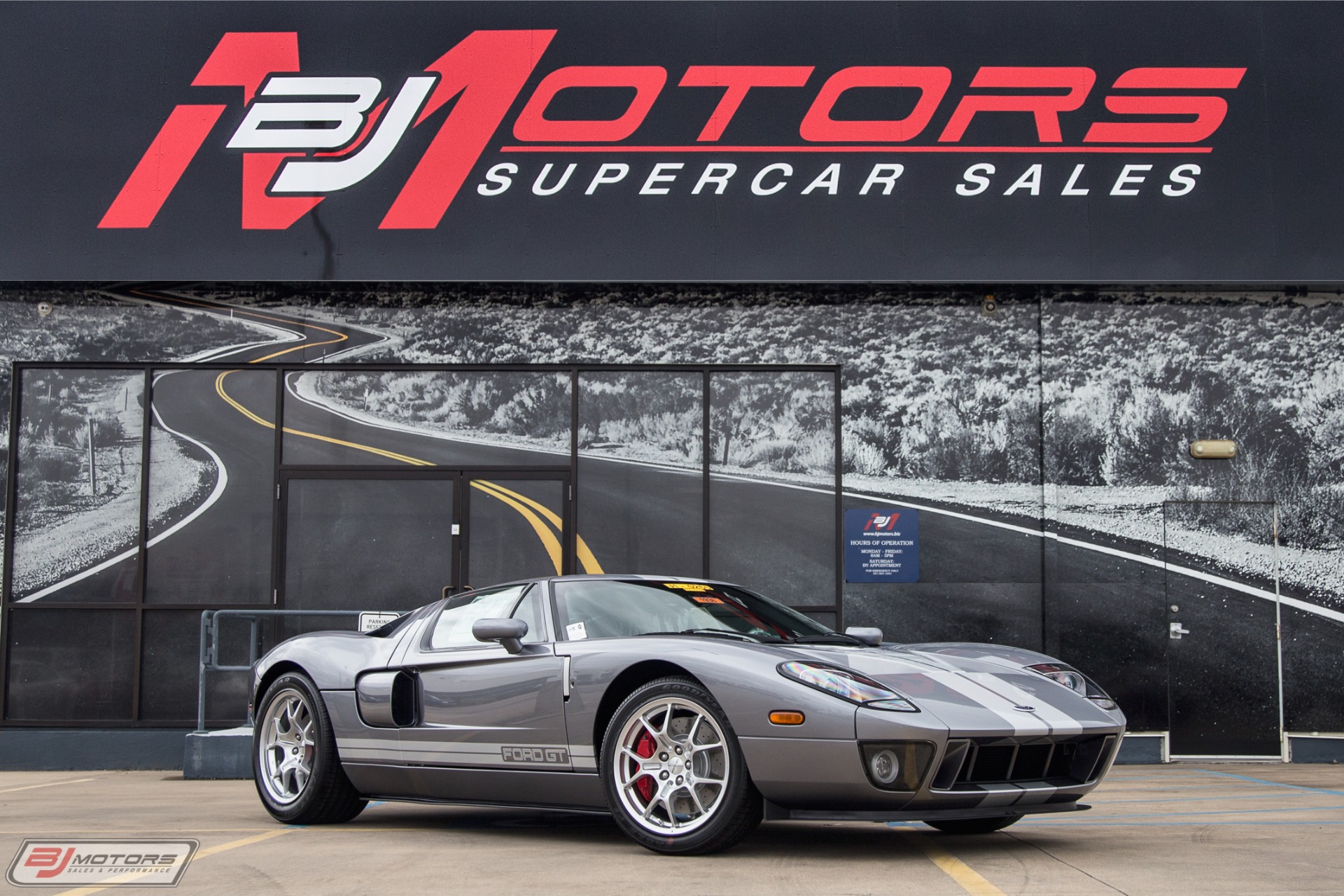 Used-2006-Ford-GT-Tungsten-with-Silver-Stripes