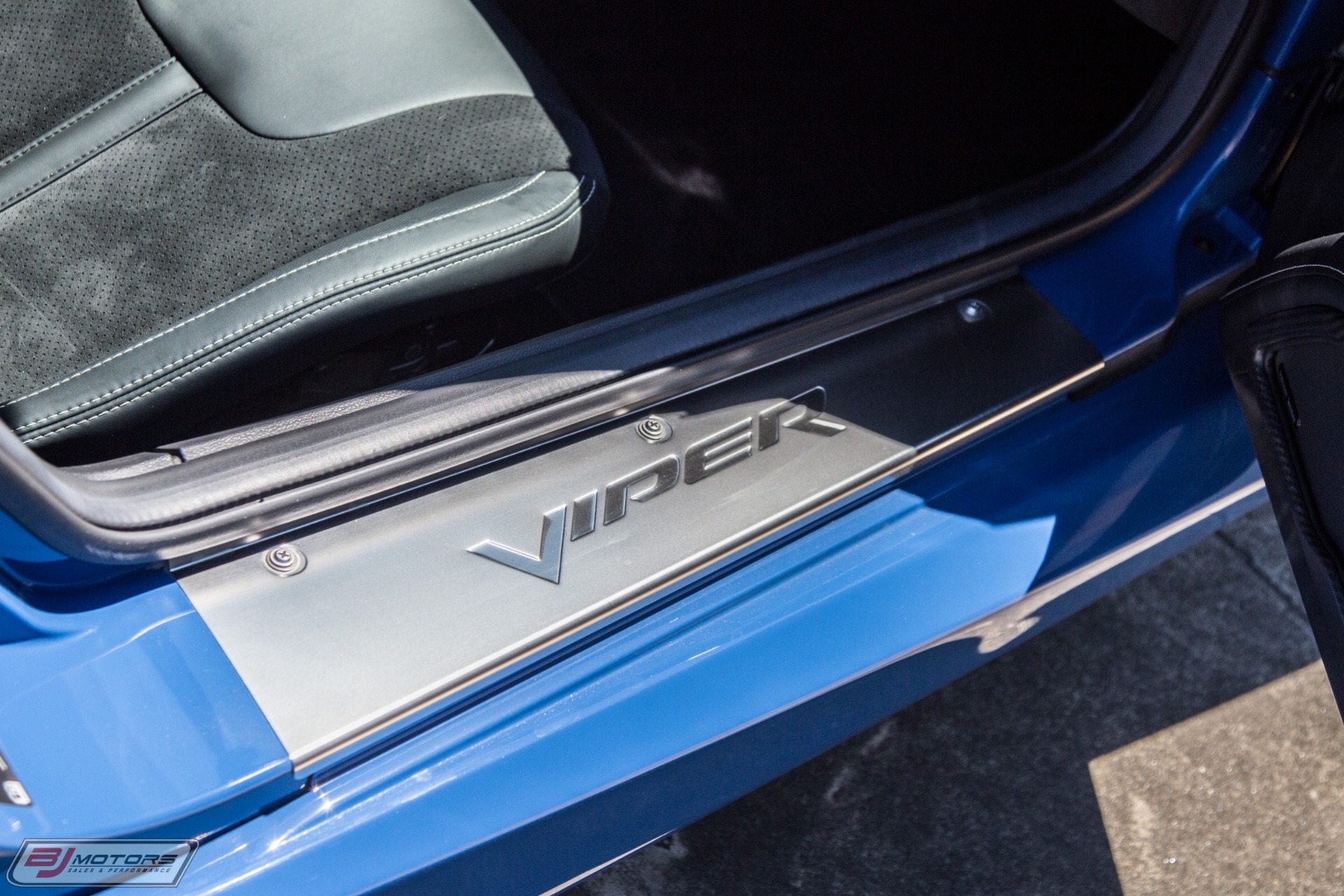Used-2015-Dodge-Viper-GTC