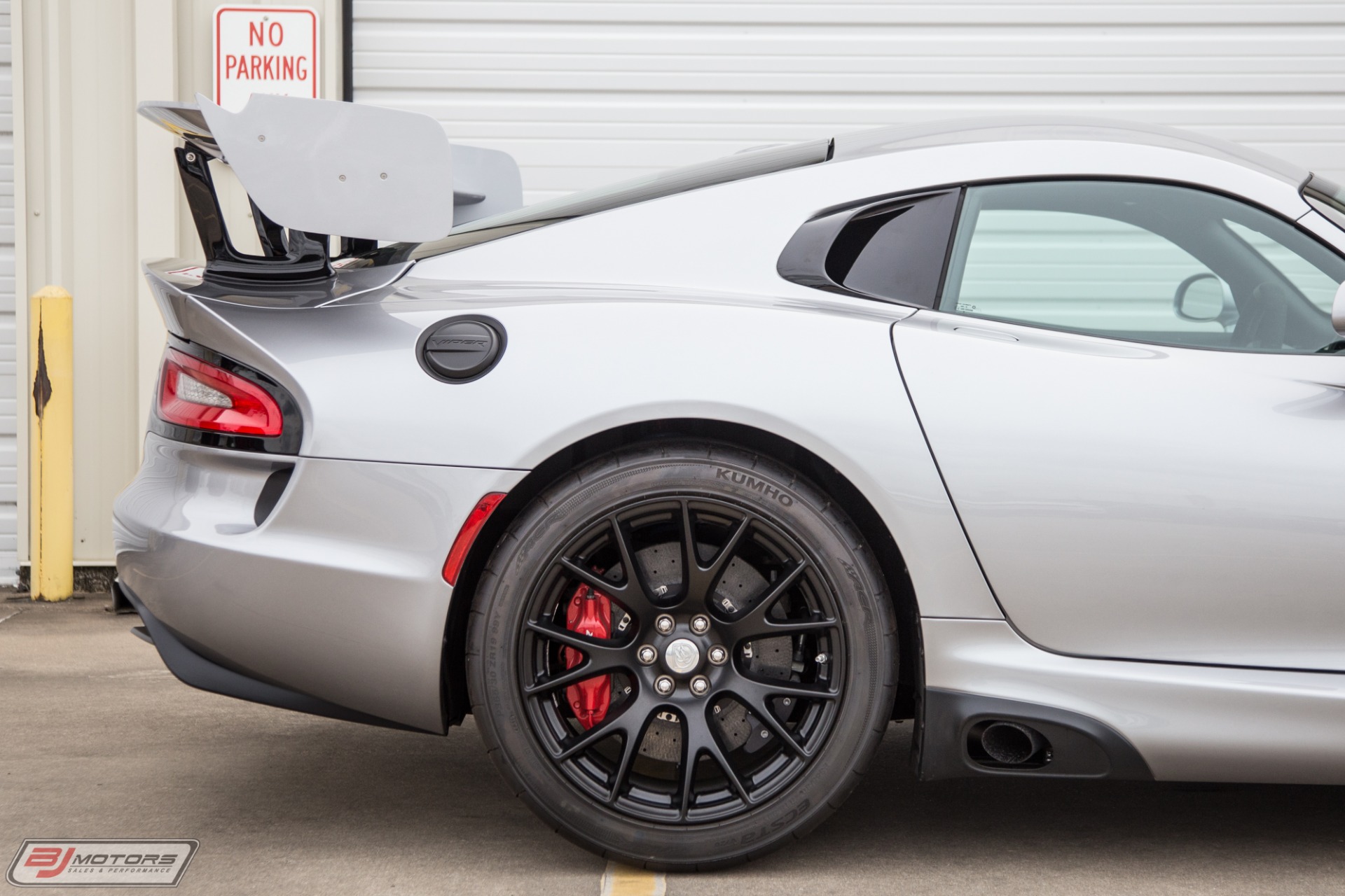 Used-2016-Dodge-Viper-ACR