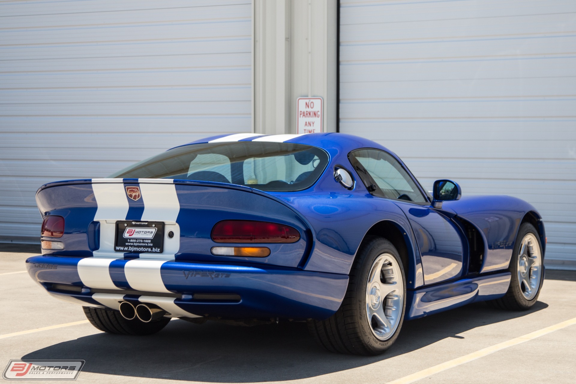 Used-1996-Dodge-Viper-GTS-Blue-and-White-Stripes