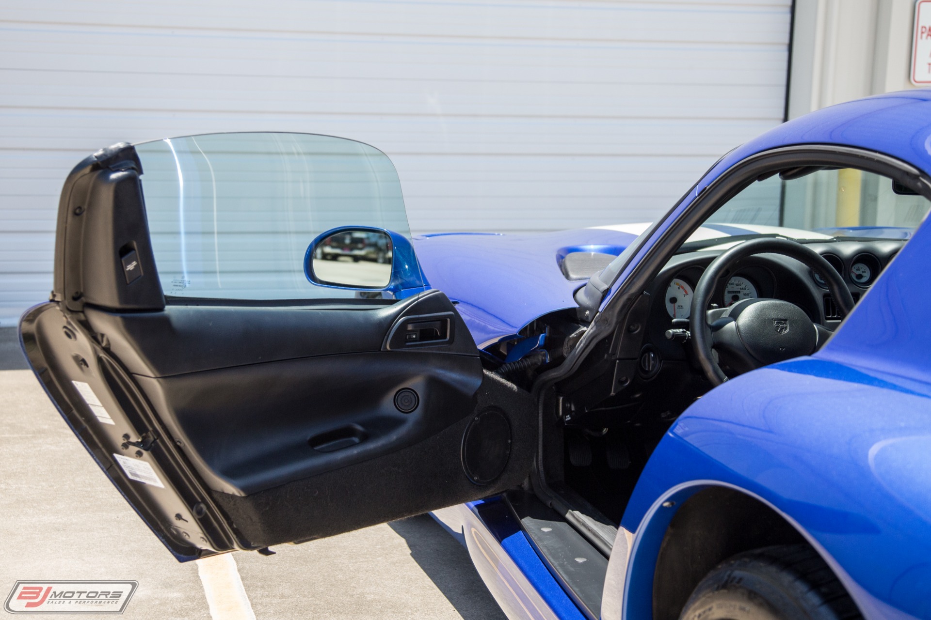 Used-1996-Dodge-Viper-GTS-Blue-and-White-Stripes