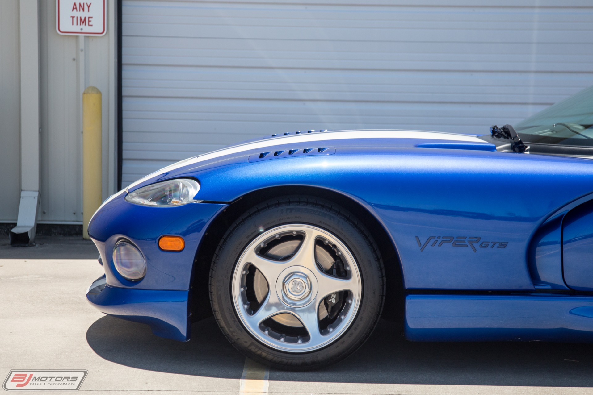 Used-1996-Dodge-Viper-GTS-Blue-and-White-Stripes