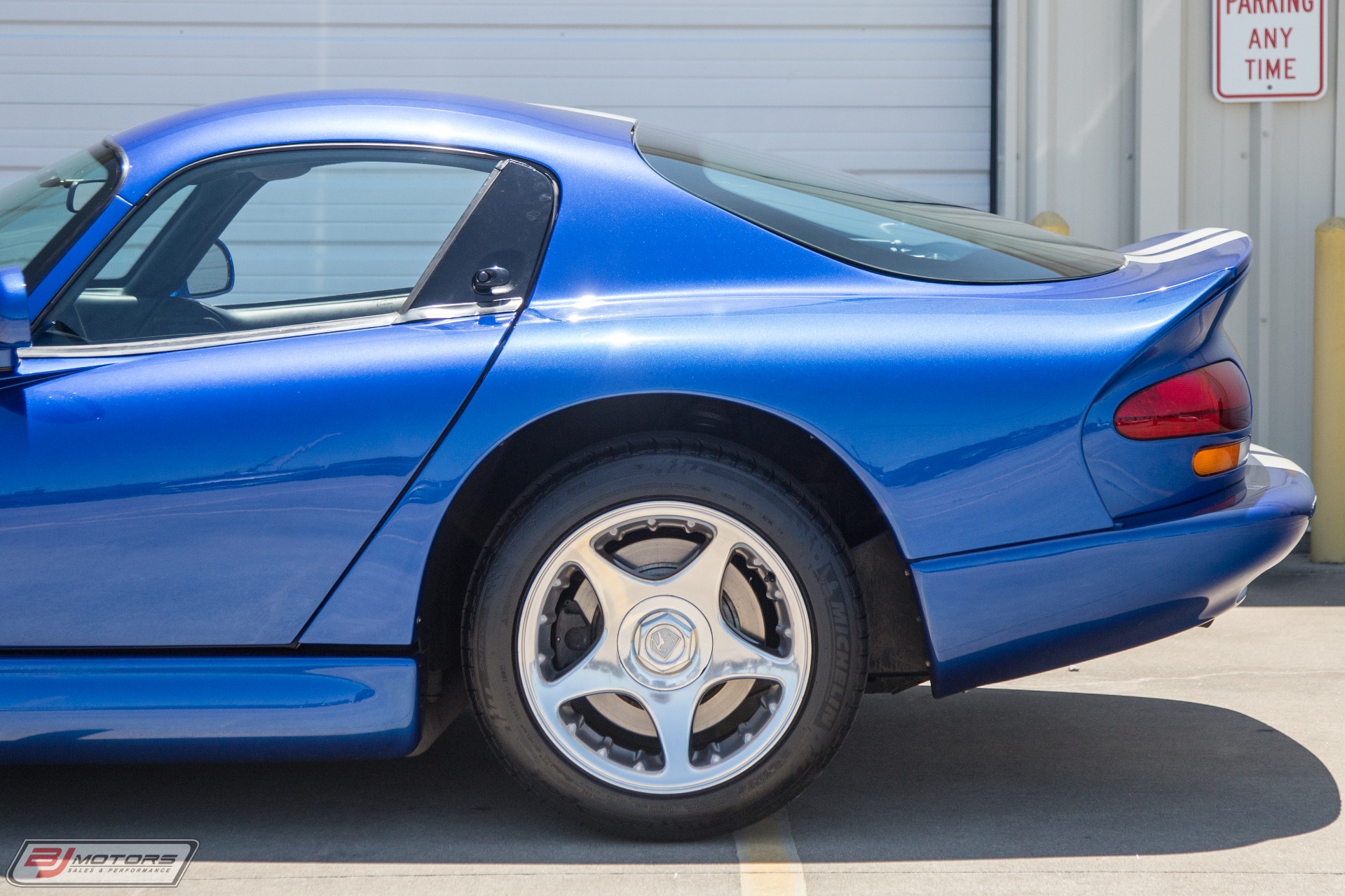 Used-1996-Dodge-Viper-GTS-Blue-and-White-Stripes