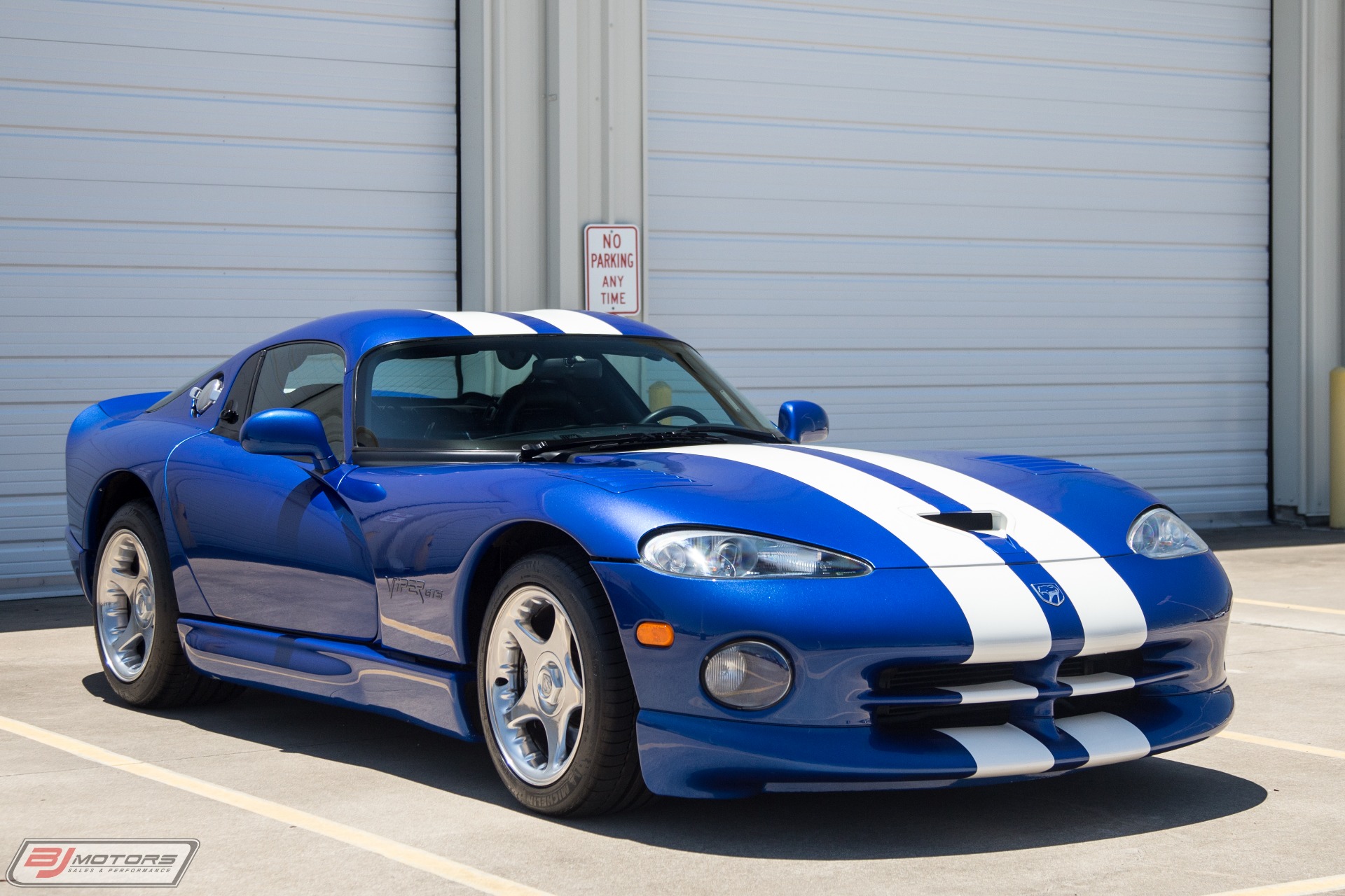 Used-1996-Dodge-Viper-GTS-Blue-and-White-Stripes