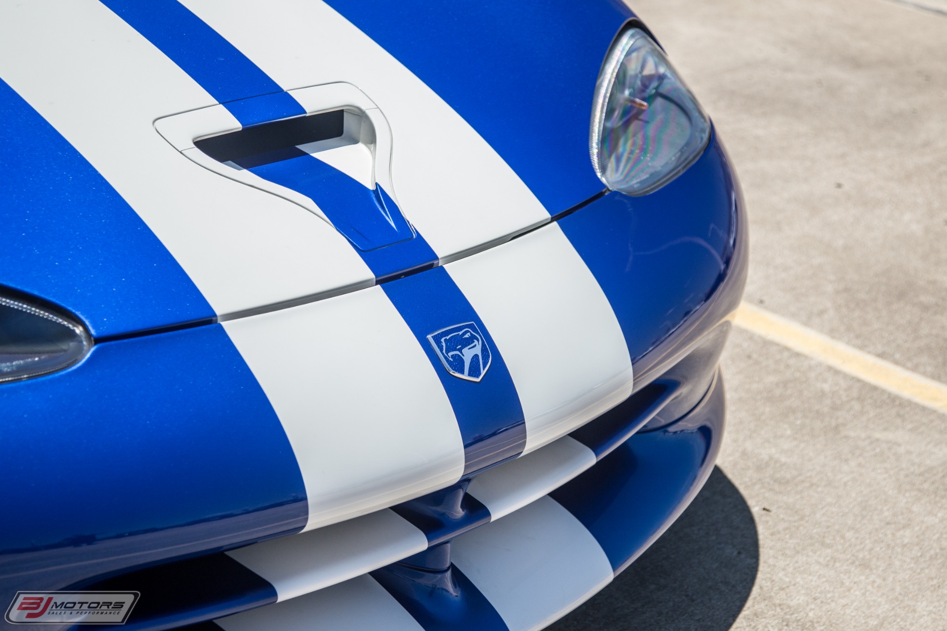 Used-1996-Dodge-Viper-GTS-Blue-and-White-Stripes