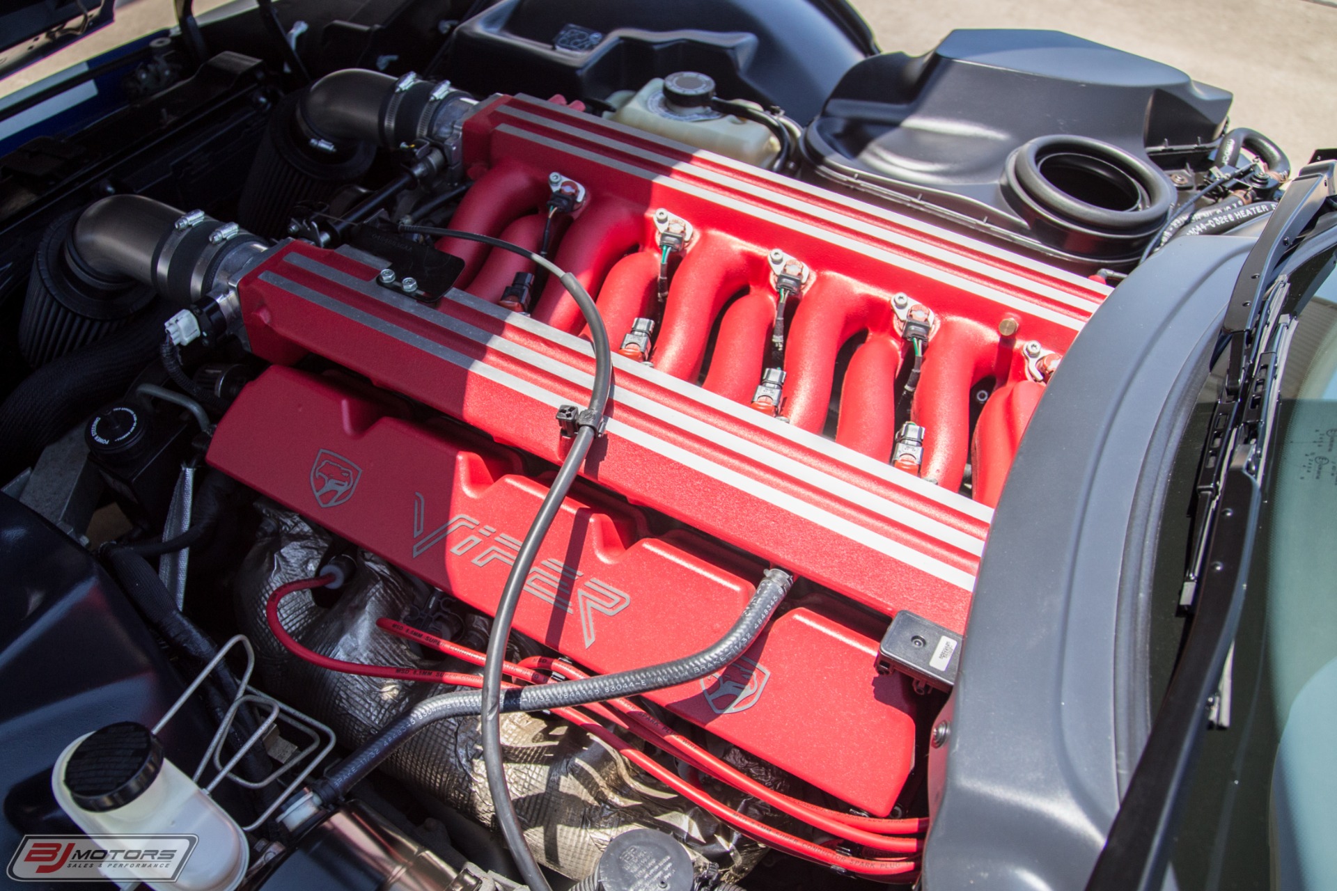 Used-1996-Dodge-Viper-GTS-Blue-and-White-Stripes