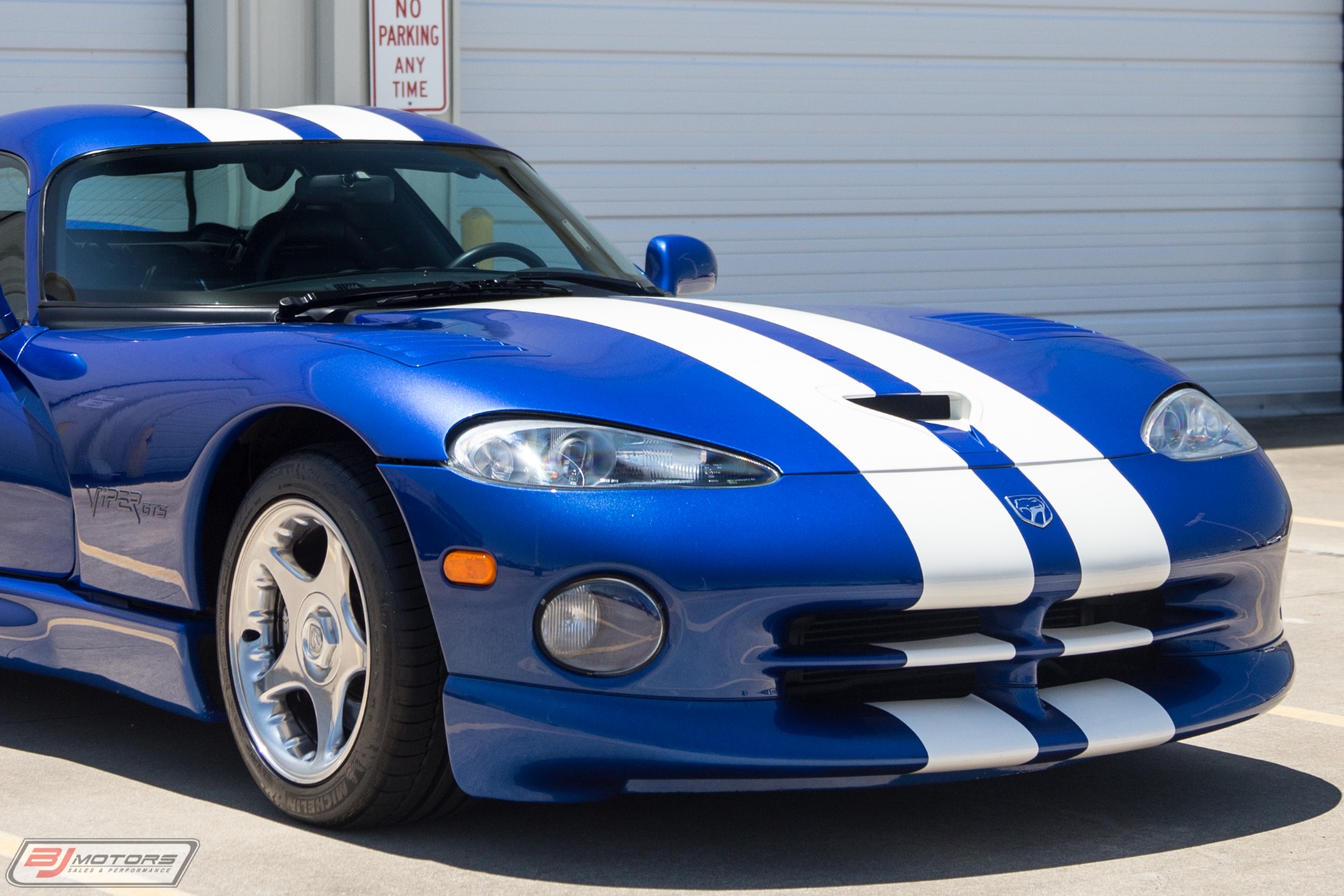 Used-1996-Dodge-Viper-GTS-Blue-and-White-Stripes