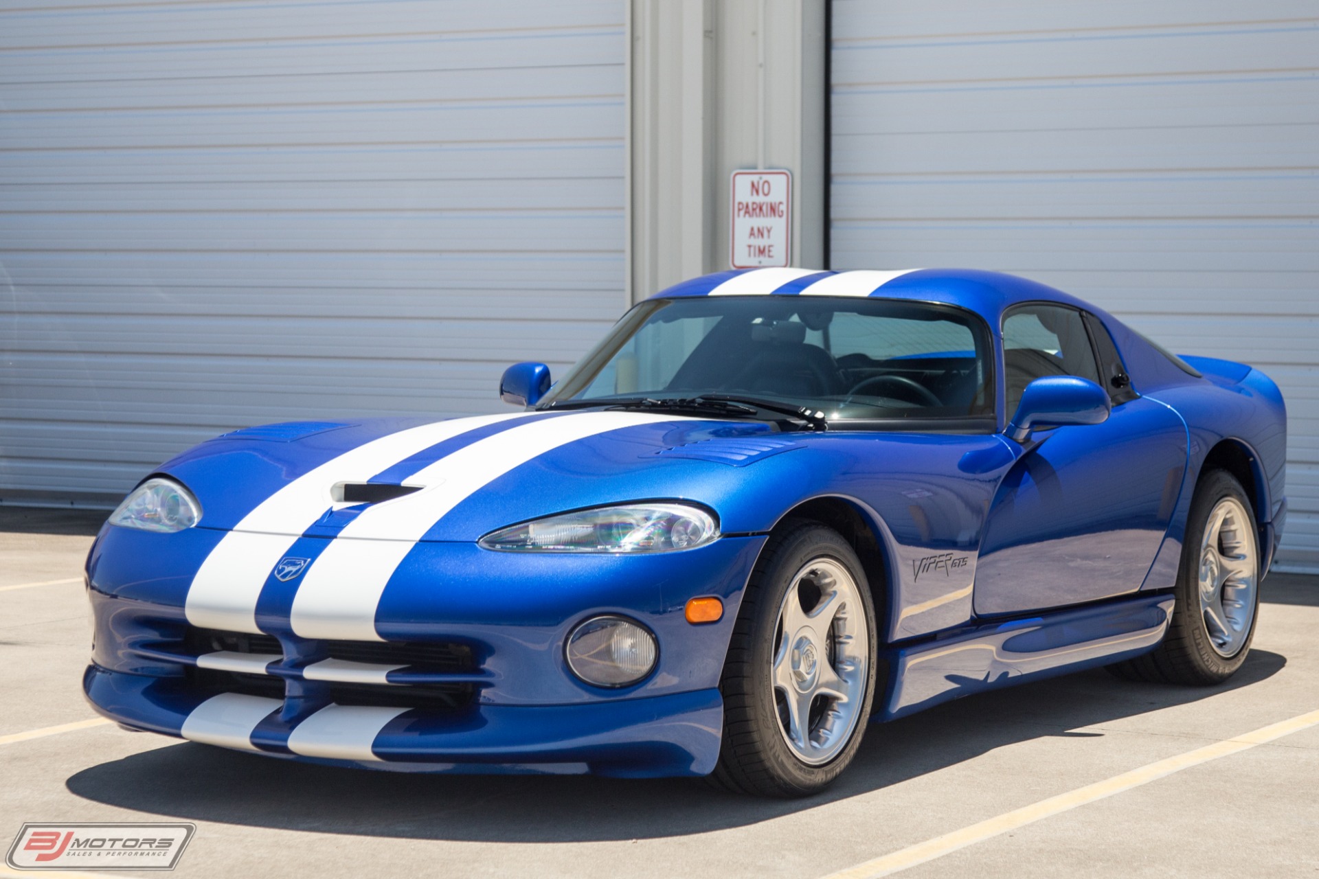 Used-1996-Dodge-Viper-GTS-Blue-and-White-Stripes