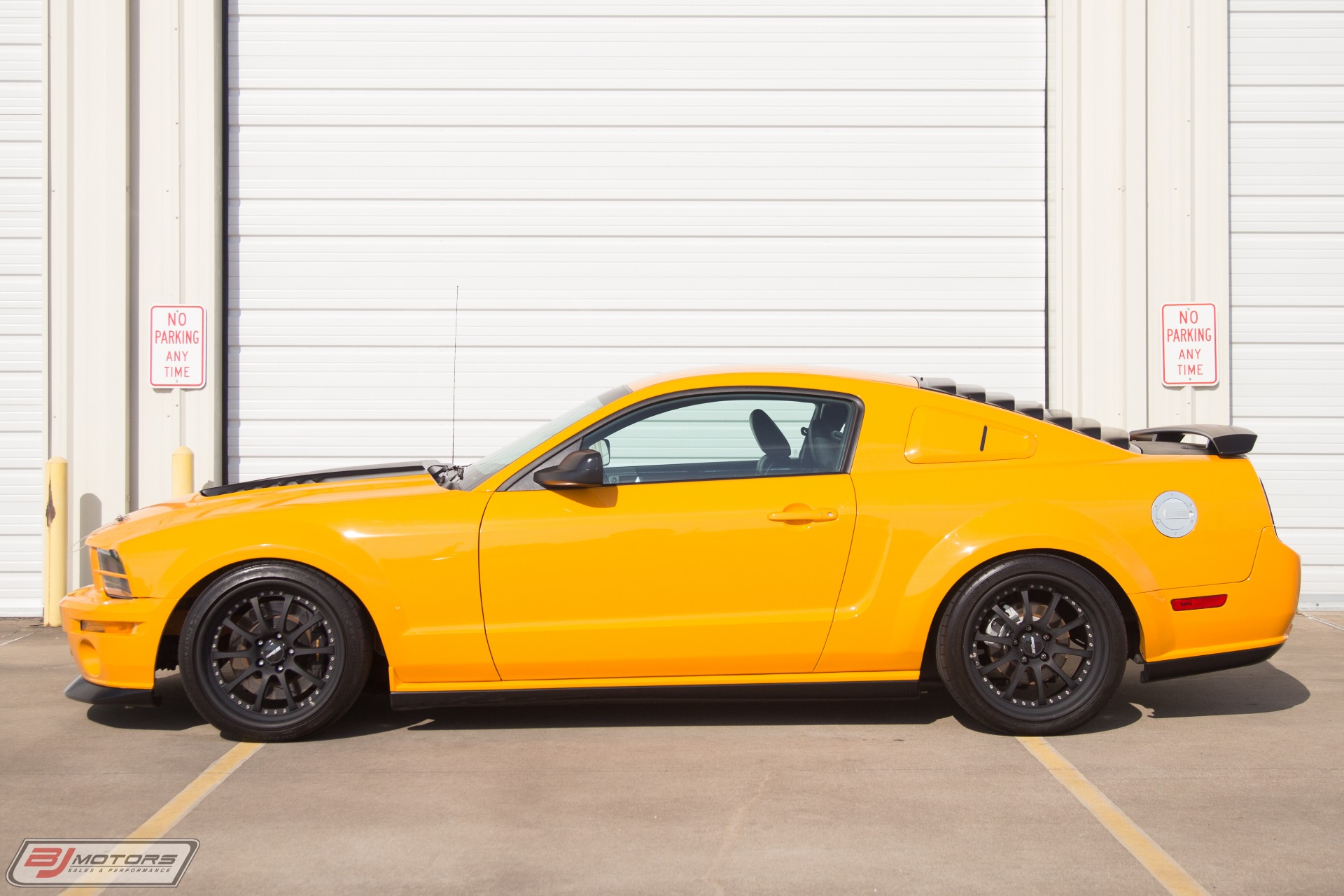 Used-2007-Ford-Mustang-Parnelli-Jones-with-Aluminator-XS-Crate-Engine-Track-Setup